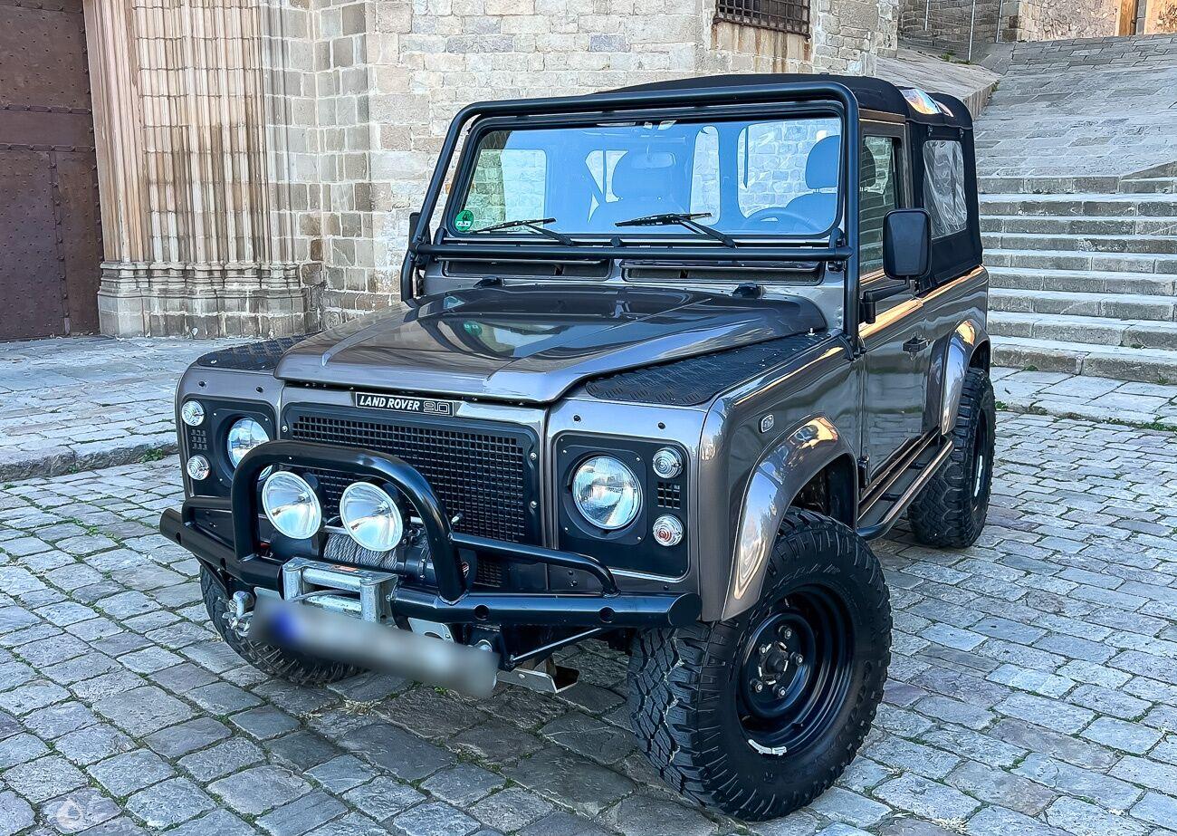 Land Rover Defender 1999 kaufen – Klassischer 4×4 Geländewagen