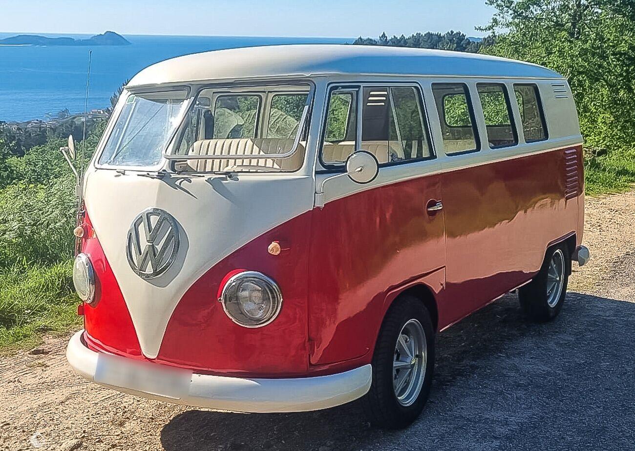 1966 Volkswagen Combi for Sale – Iconic Classic VW Bus Collector Van