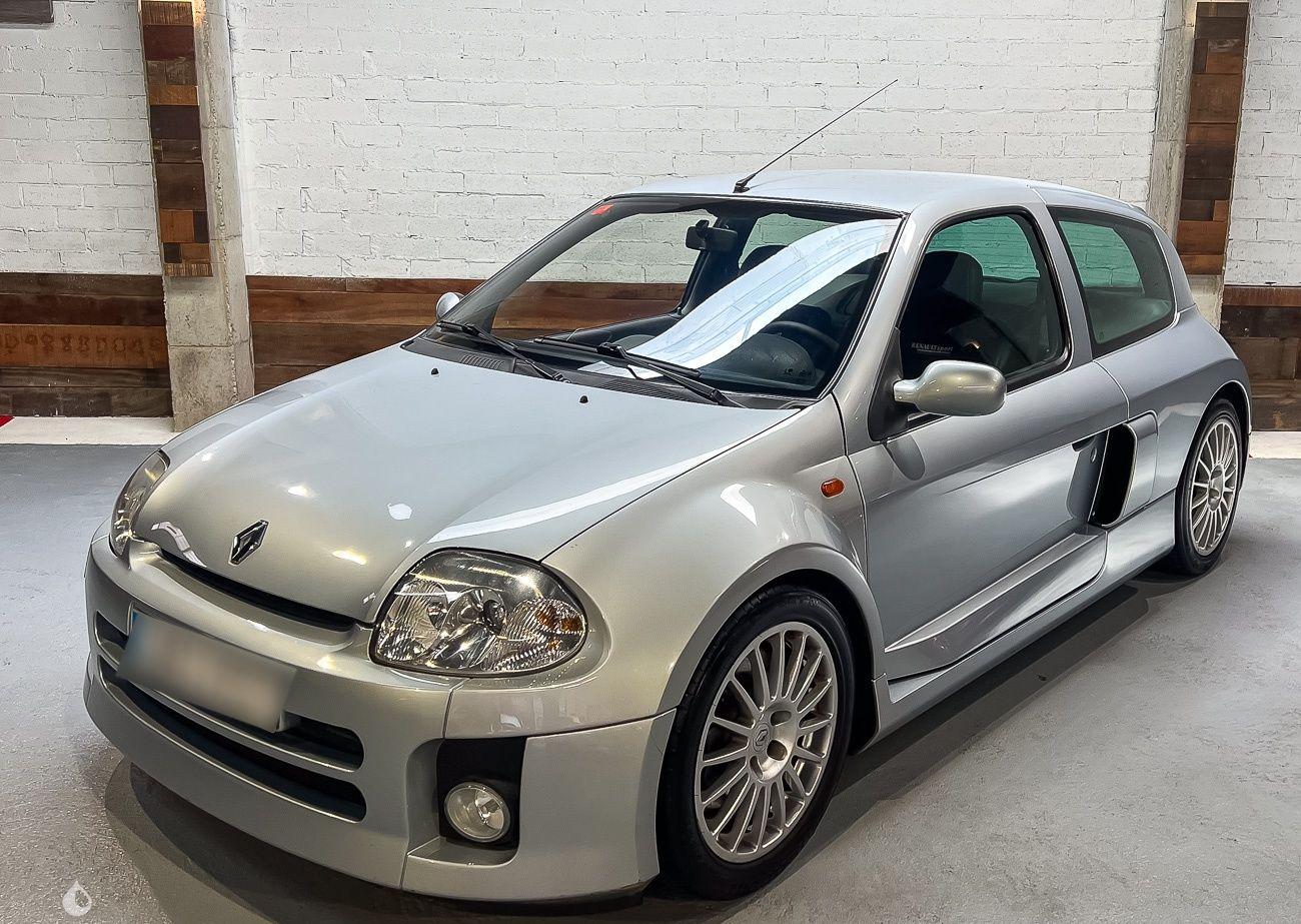 2001 Renault Clio V6 for Sale – Mid-Engine Hot Hatch Legend