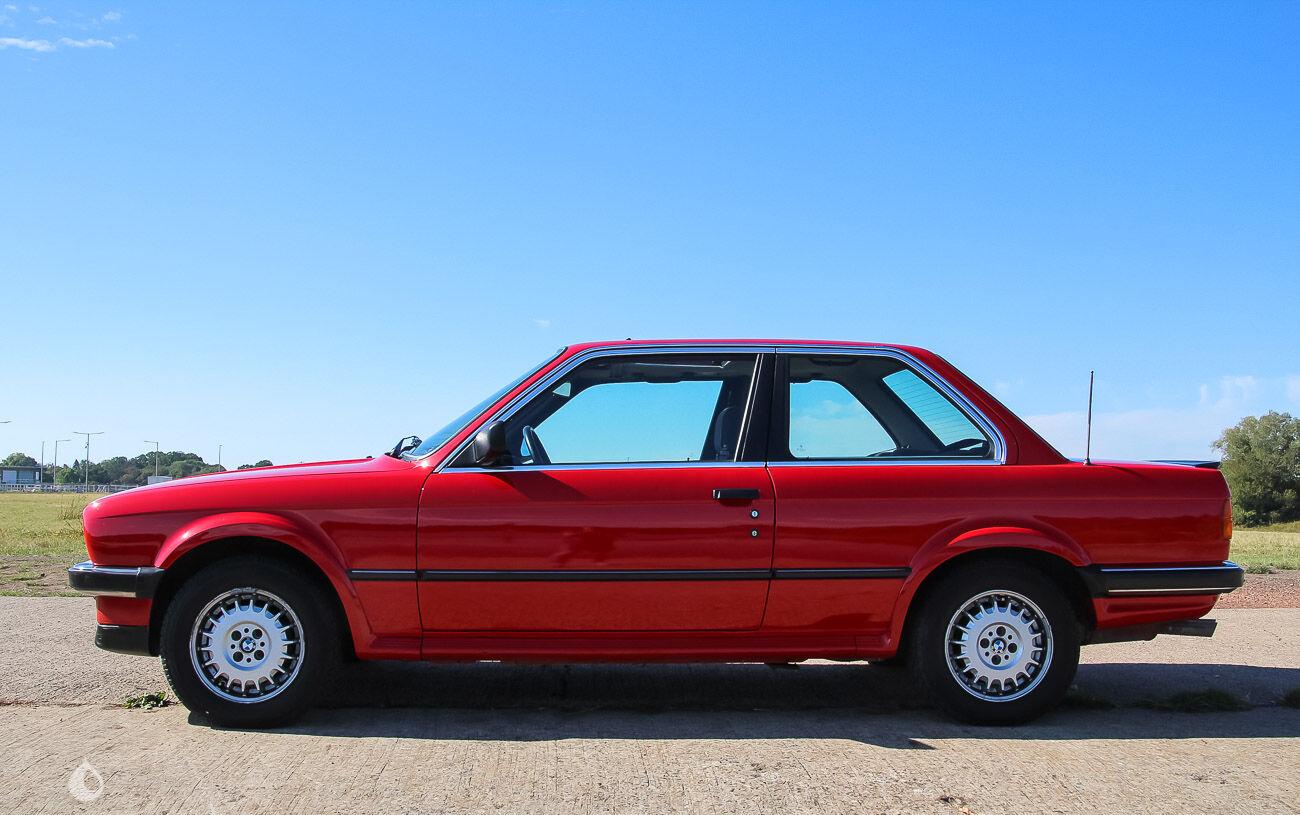 1986 BMW Série 3 E30 à vendre – Berline sportive allemande classique