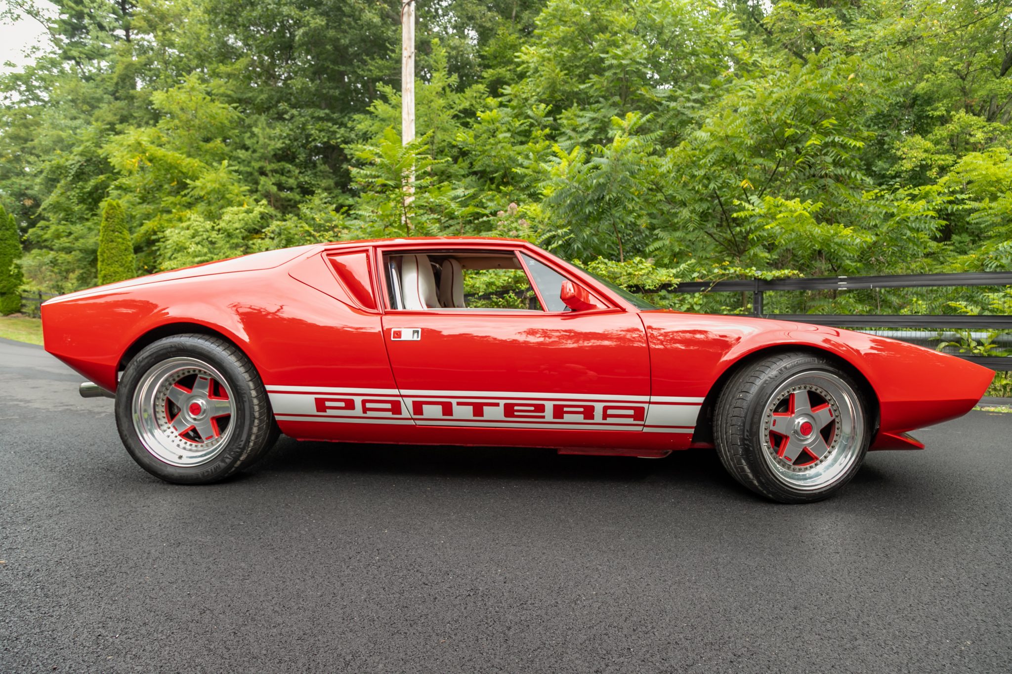 1972 DeTomaso Pantera à vendre – Rare sportive italienne avec V8 Ford