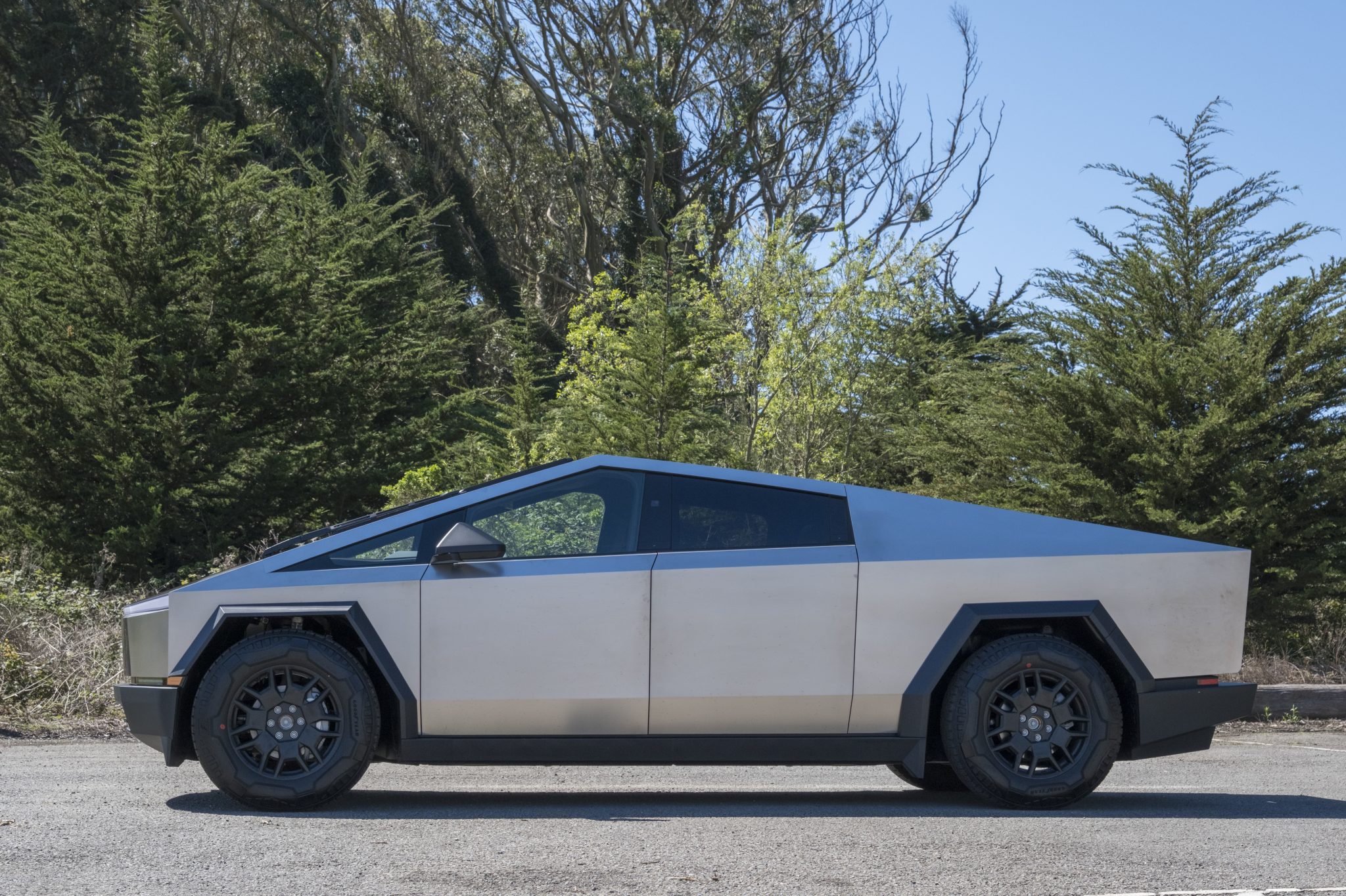 2024 Tesla Cybertruck zu verkaufen – Futuristische Elektro-Pickup-Ikone