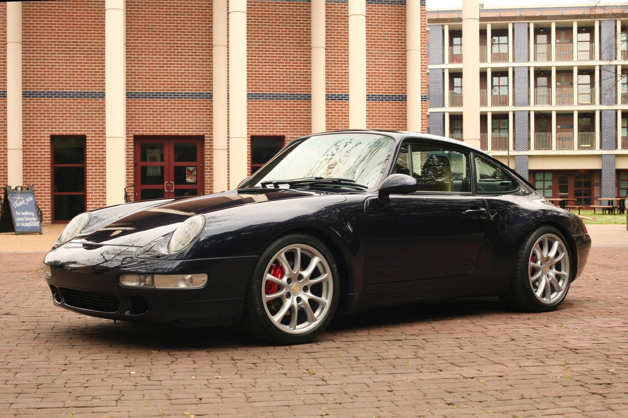 1996 Porsche 993 911 for Sale – Air-Cooled Porsche Classic with Modern Usability