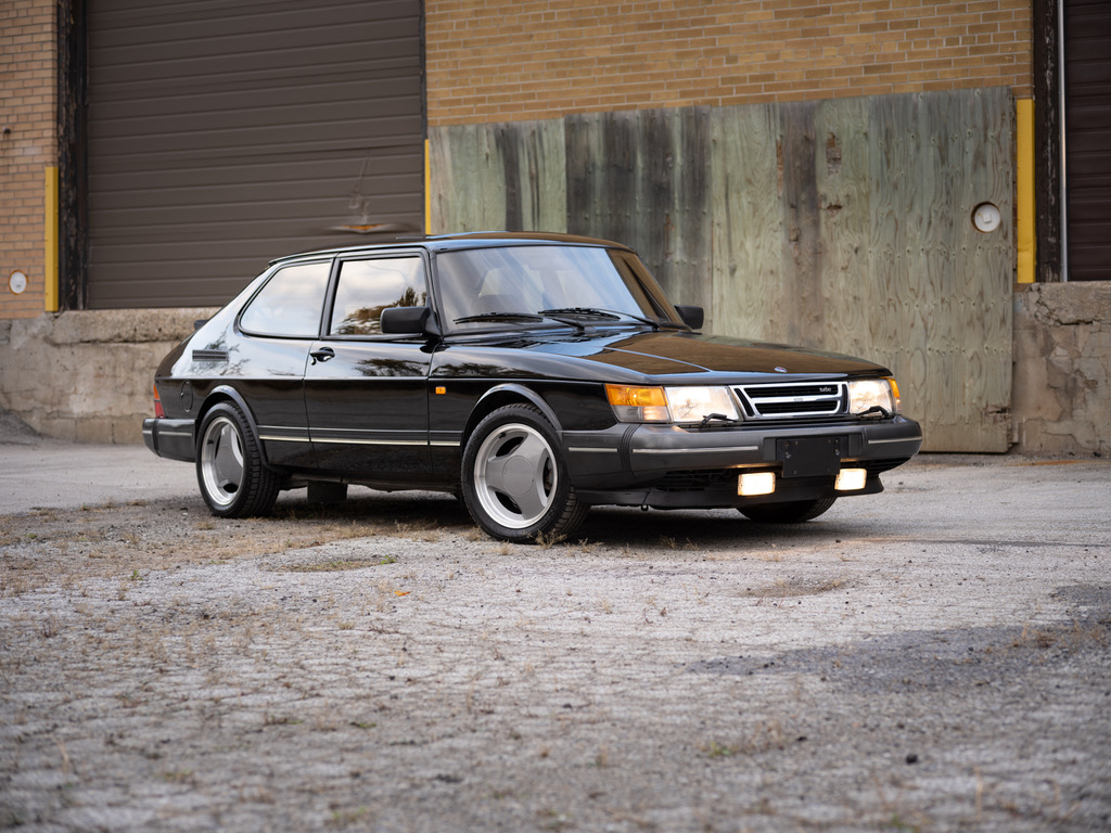 Saab 900 1993 zu verkaufen – Schwedischer Klassiker mit eigenständigem Charakter