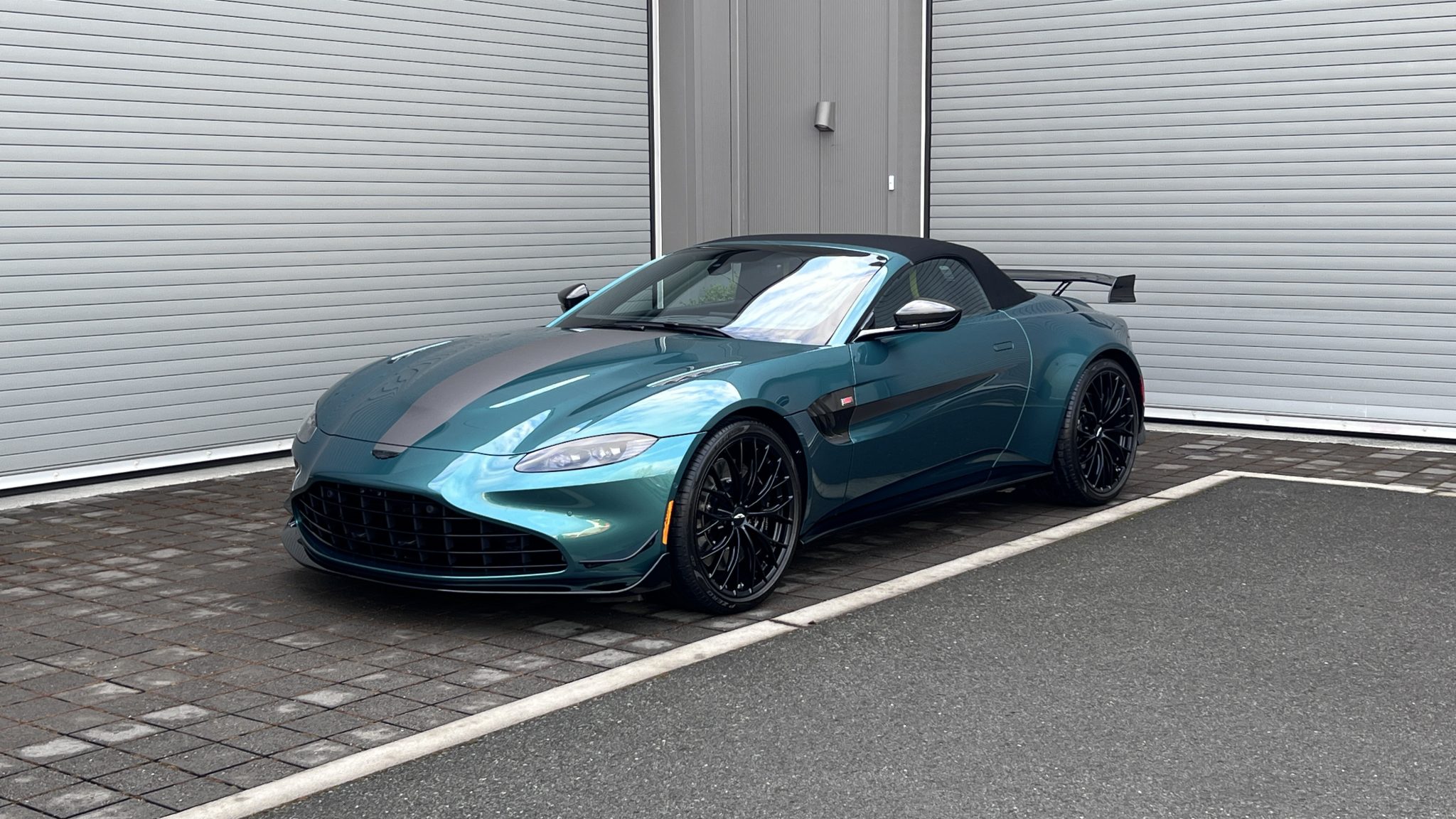 Aston Martin V8 Vantage 2023 à vendre – Performance britannique raffinée