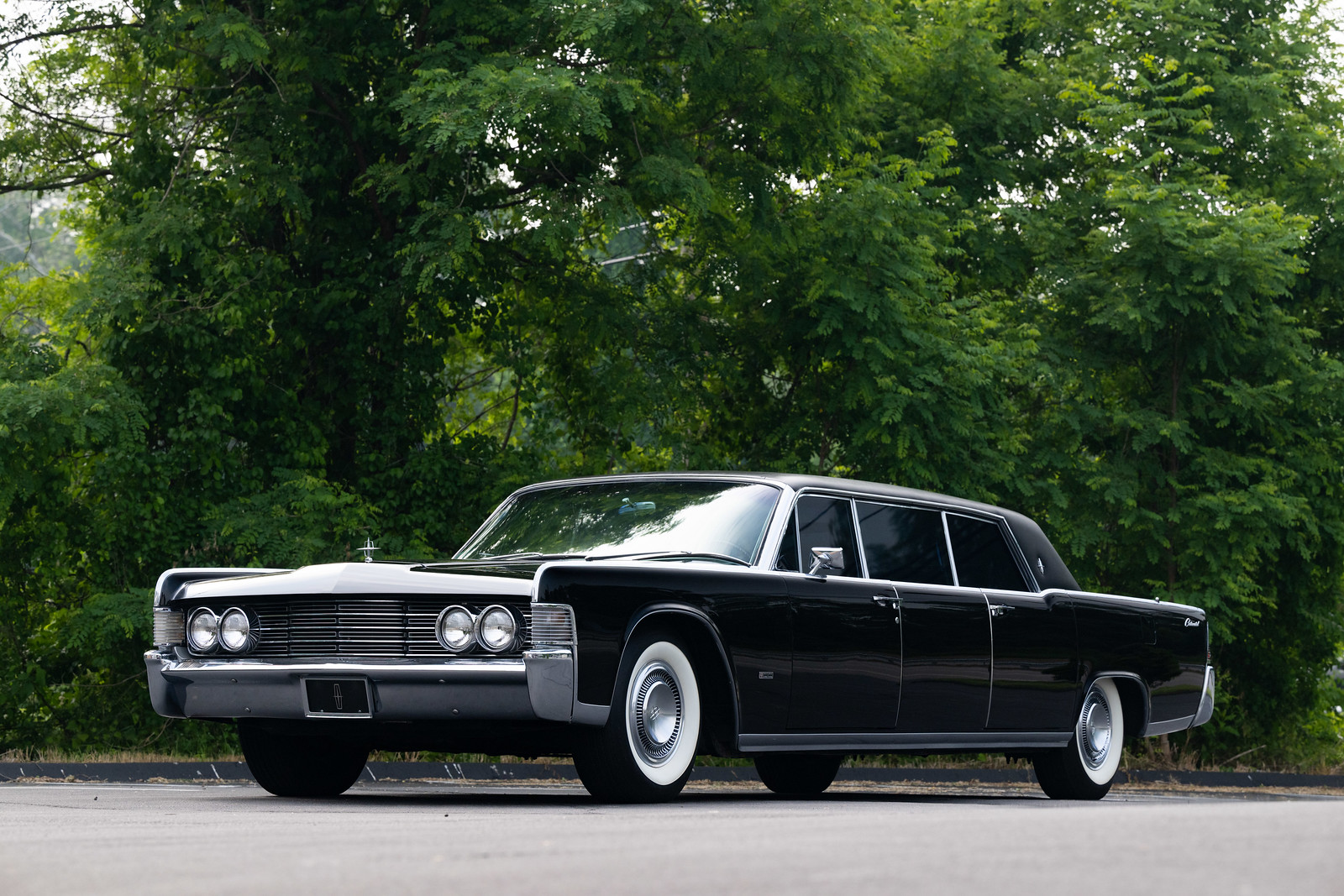 1965 Lincoln Continental for Sale – Luxury American Icon with Suicide Doors