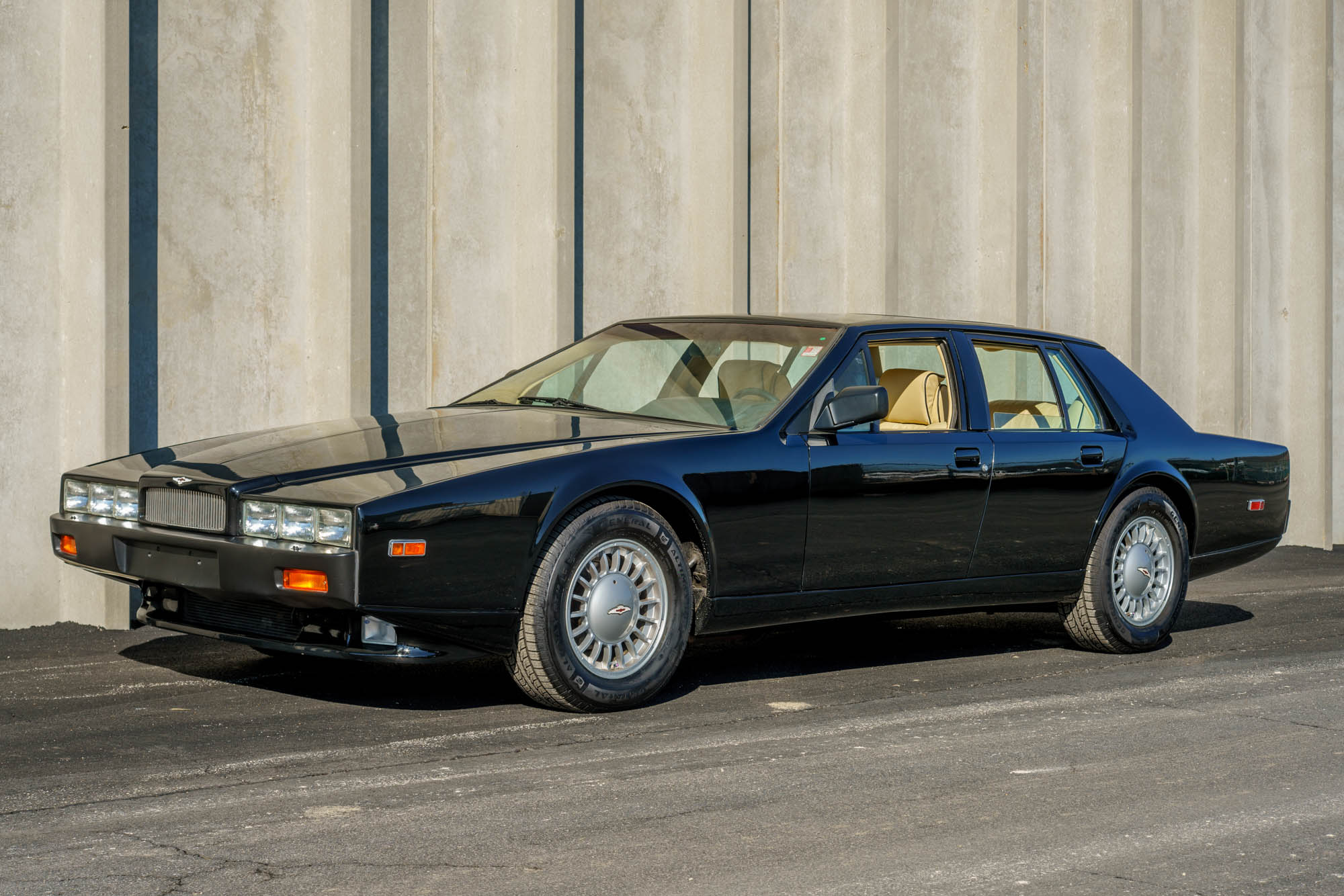 1989 Aston Martin Lagonda for Sale – Futuristic Luxury Sedan and British Automotive Icon