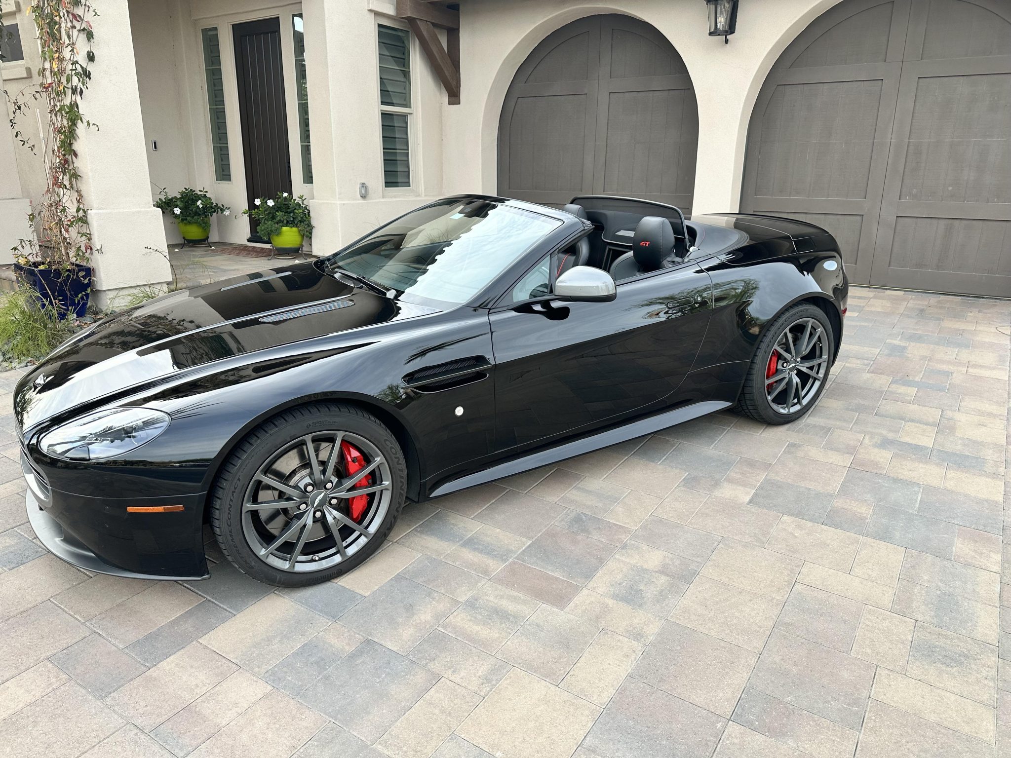 2015 Aston Martin V8 Vantage zu verkaufen – Britische Performance und zeitlose GT Eleganz