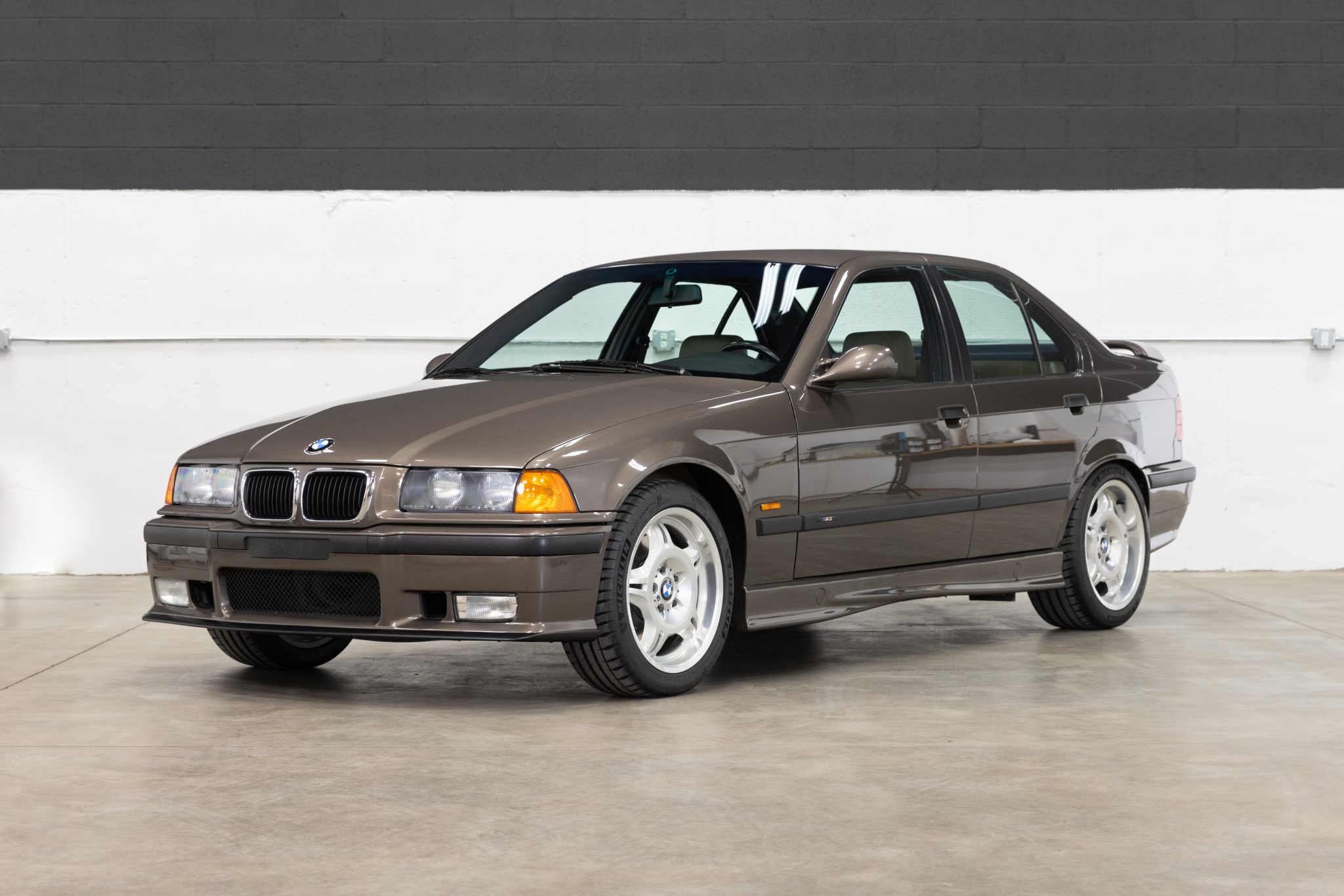 BMW E36 M3 1997 zu verkaufen – Moderner klassischer M Performance-Coupé