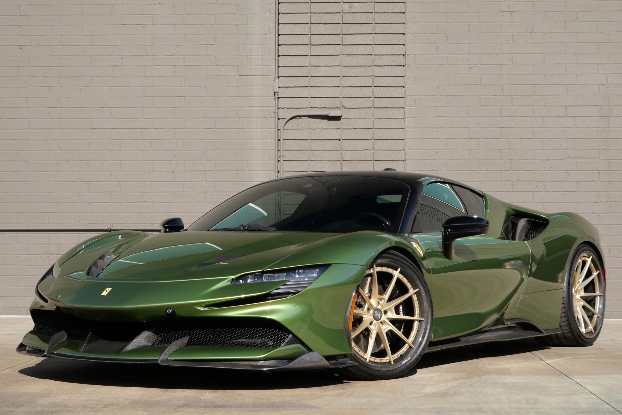 Ferrari SF90 2021 zu verkaufen – Hybrid-V8-Hypercar-Ikone