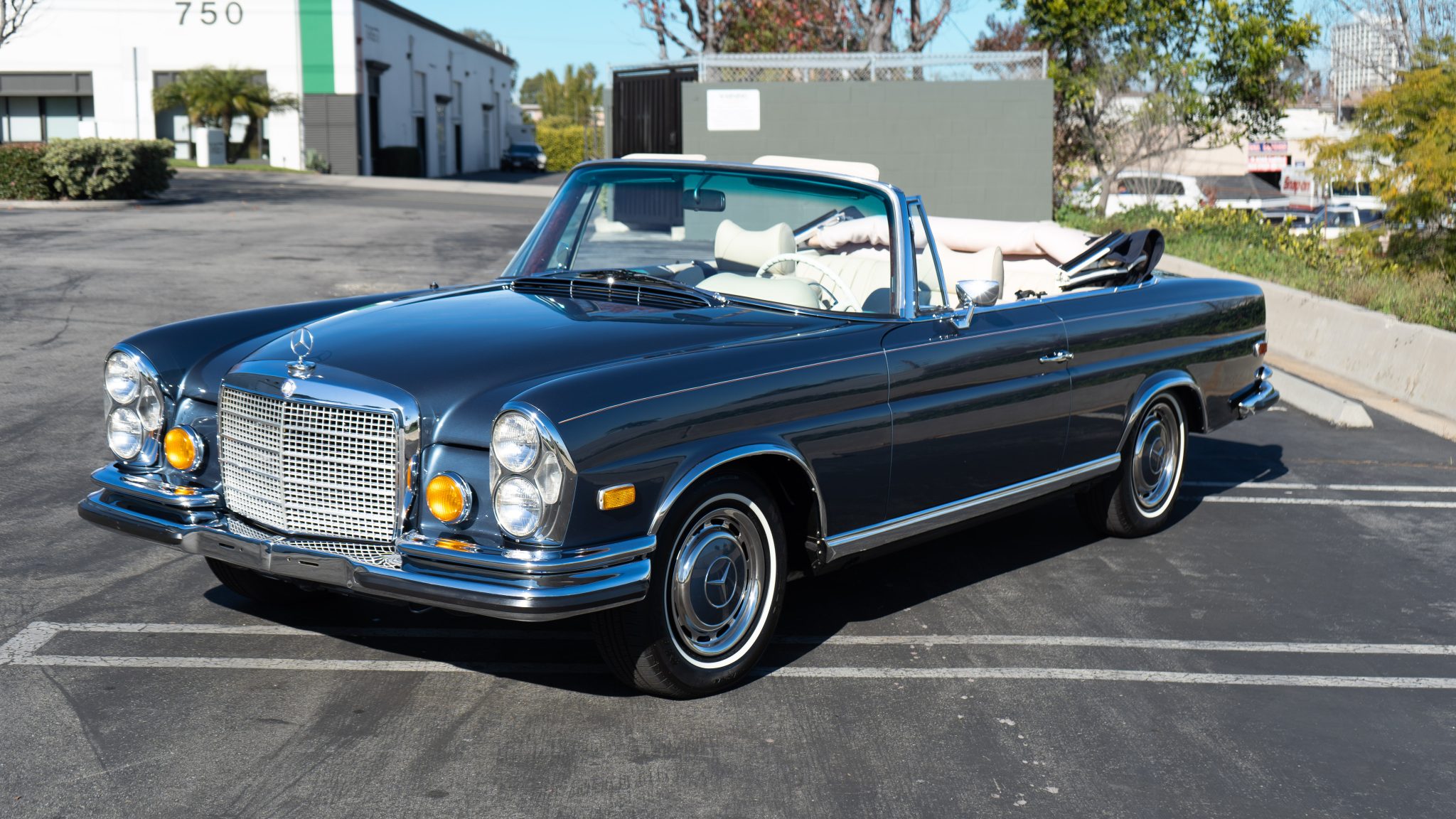 1971 Mercedes-Benz W111 Coupe & Cabriolet for Sale – Elegant Classic Luxury