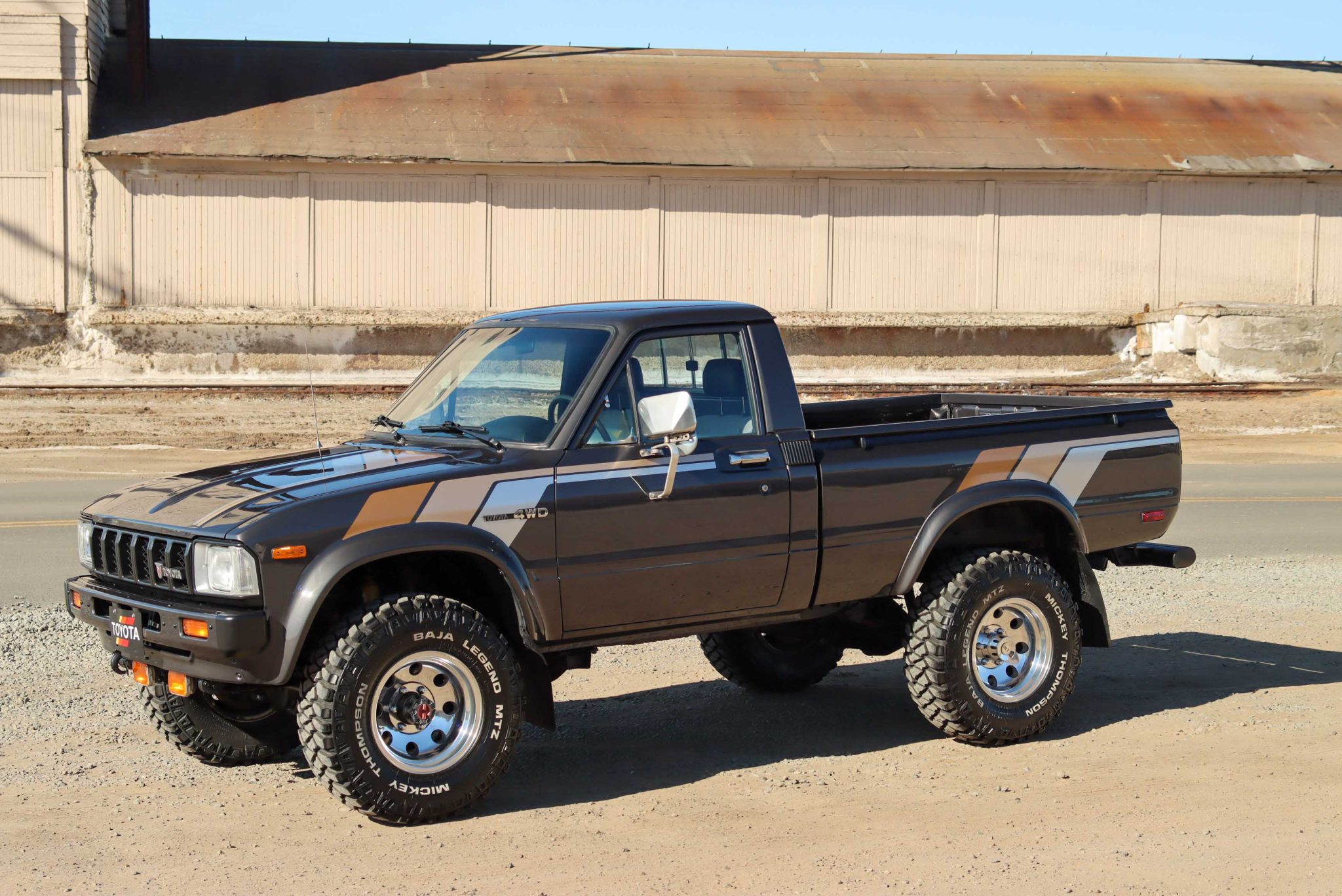 1983 Toyota Pickup for Sale – Classic N30/N40 Truck Icon
