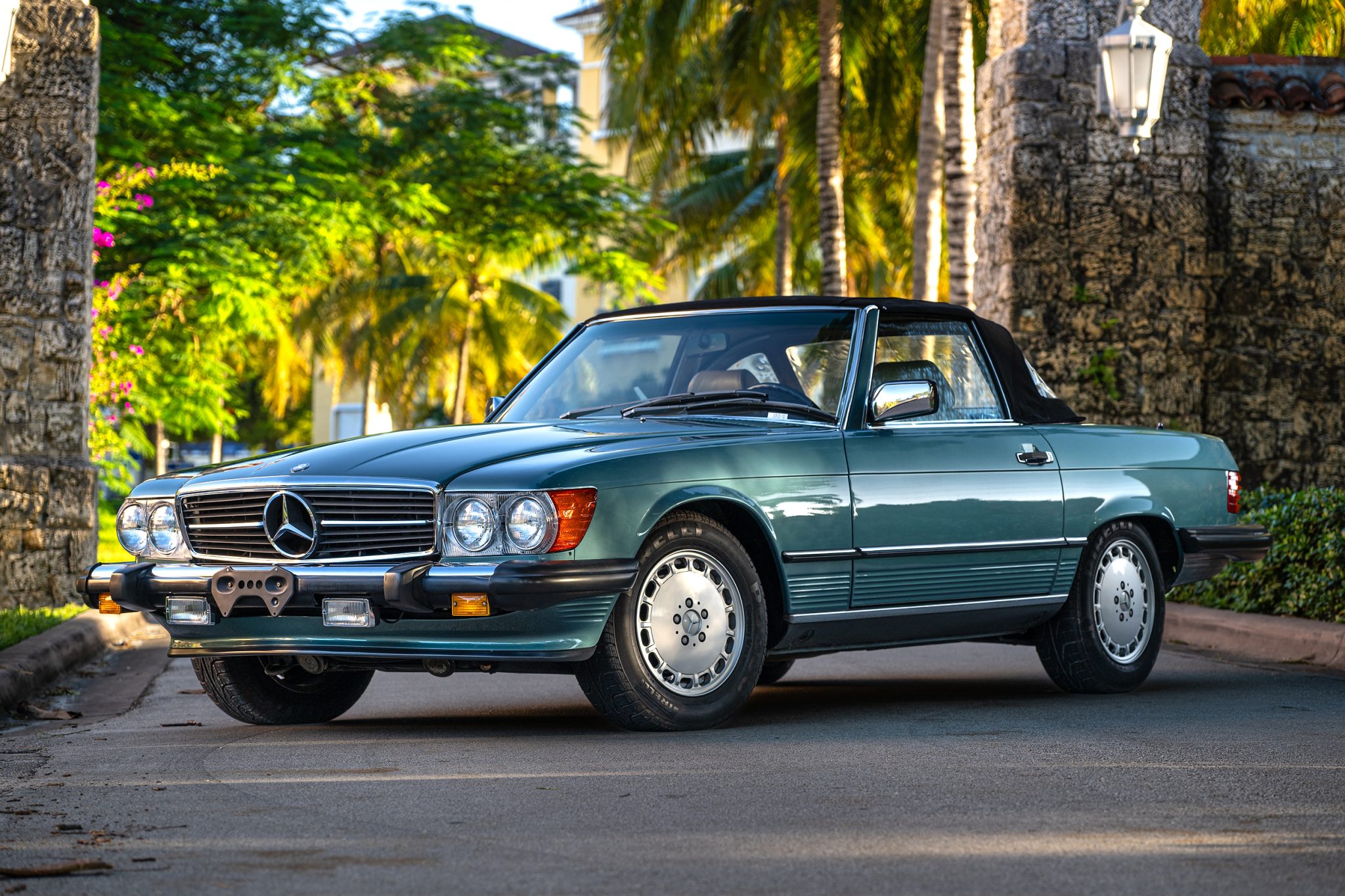 1989 Mercedes-Benz R107 SL for Sale – Classic German Luxury Roadster