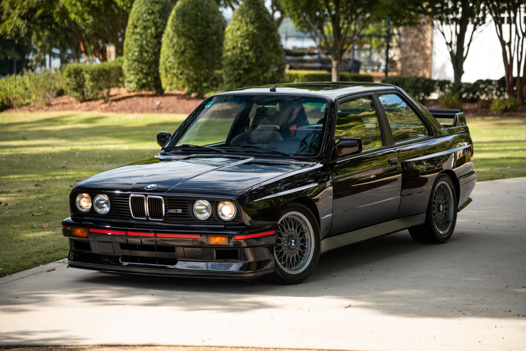 MW E30 M3 1990 zu verkaufen – Ikonische Homologations-Sportlimousine