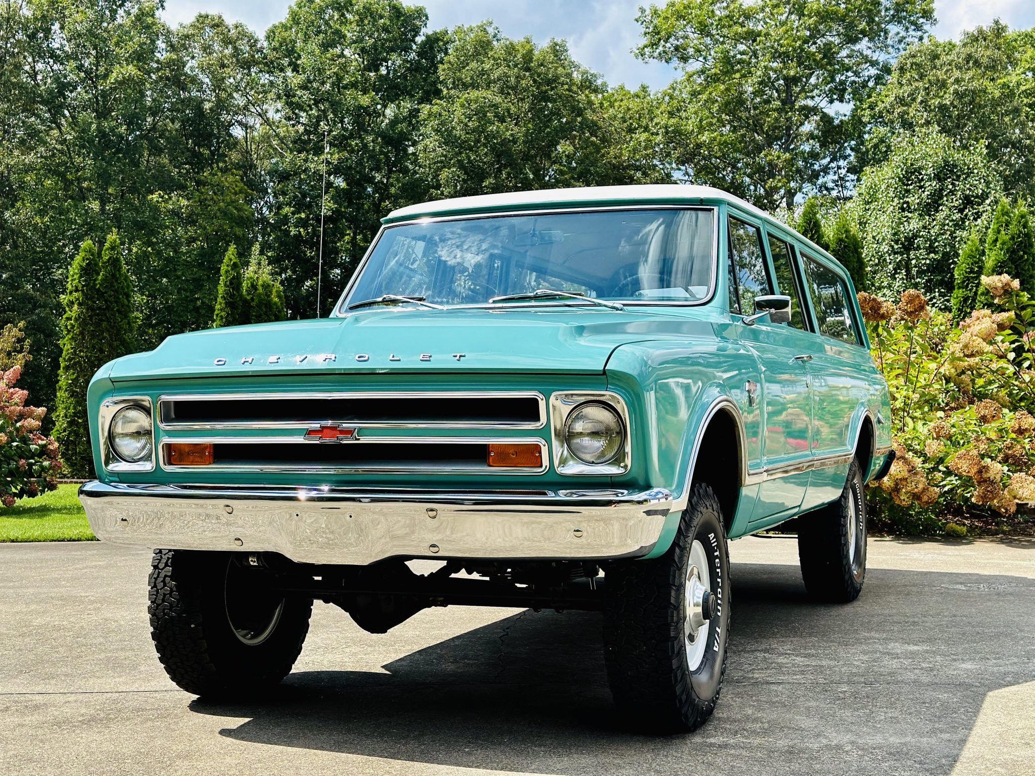 1967 Chevrolet Suburban for Sale – Classic American Utility Truck Icon