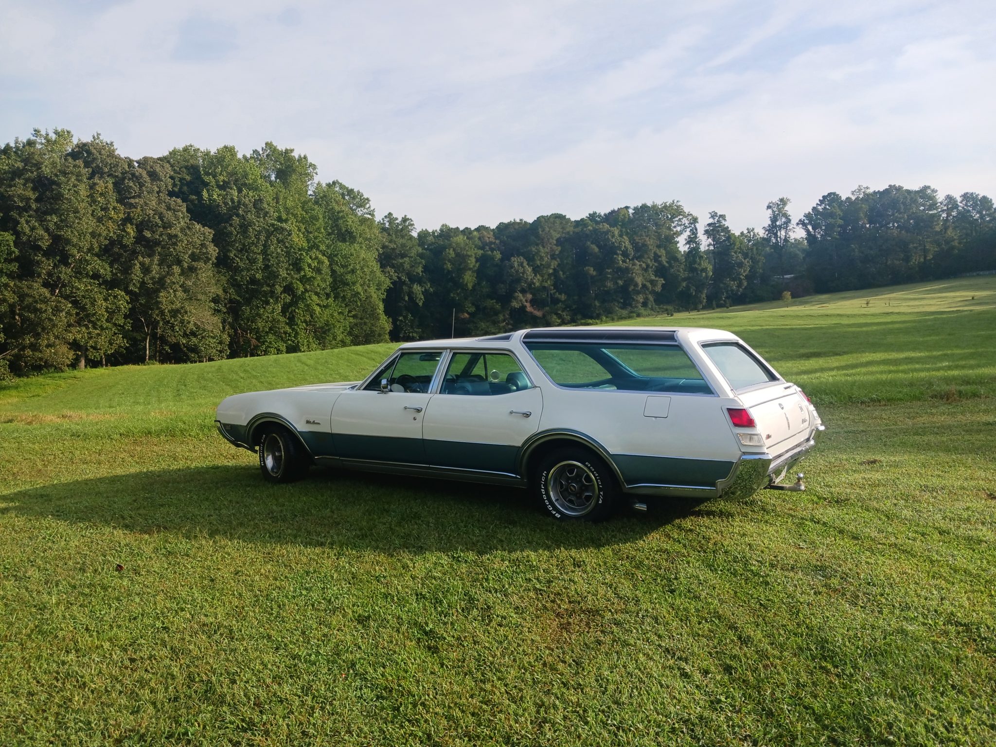 Oldsmobile Vista Cruiser 1969 à vendre – Break blanc et bleu avec V8 455