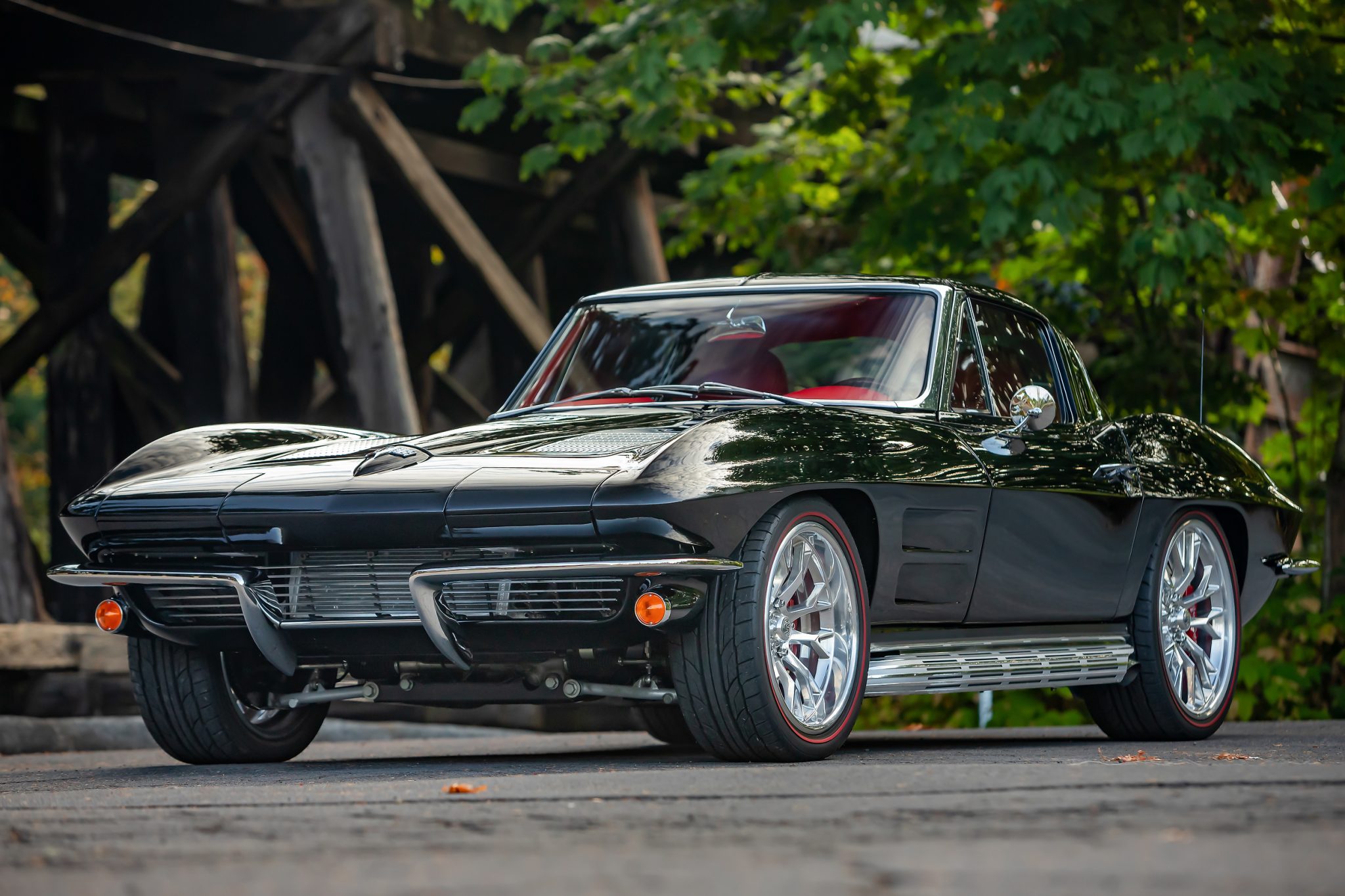 1963 Chevrolet Corvette C2 zu verkaufen – Schwarzer Restomod mit Kompressor-LT4