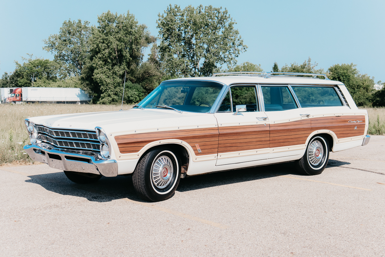 1967 Ford Country Squire for Sale – Wimbledon White 428 V8 Wagon