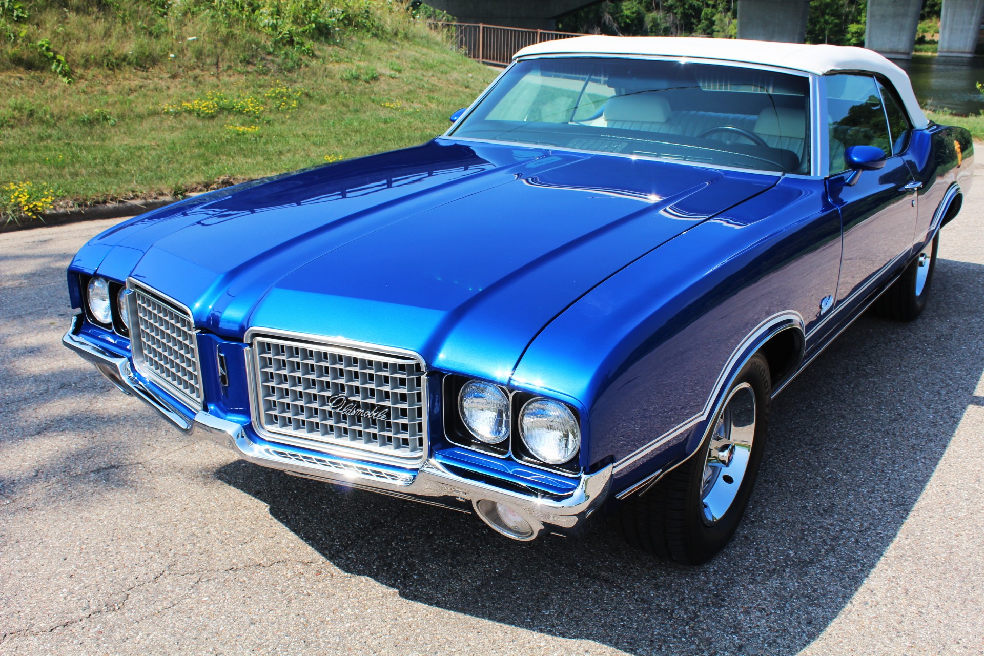 1972 Oldsmobile Cutlass for Sale – Blue 455 V8 Four-Speed Convertible