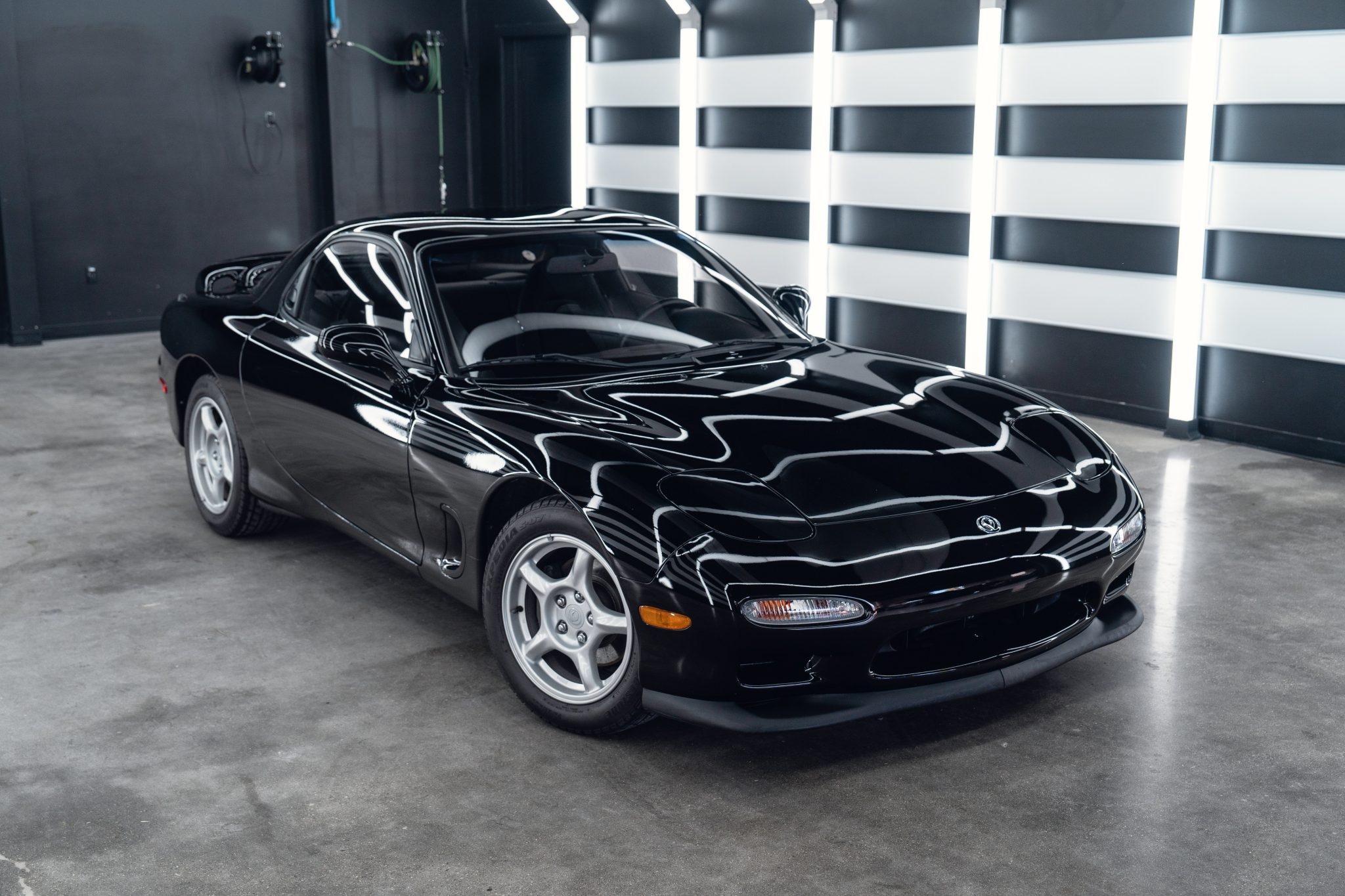 1993 Mazda RX-7 FD for Sale – Brilliant Black Twin-Turbo R1 Coupe
