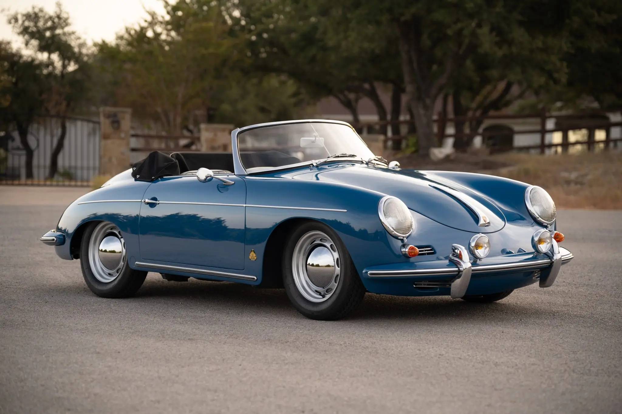 1960 Porsche 356B zu verkaufen – Blaues Cabriolet mit 1,7-Liter-Boxermotor