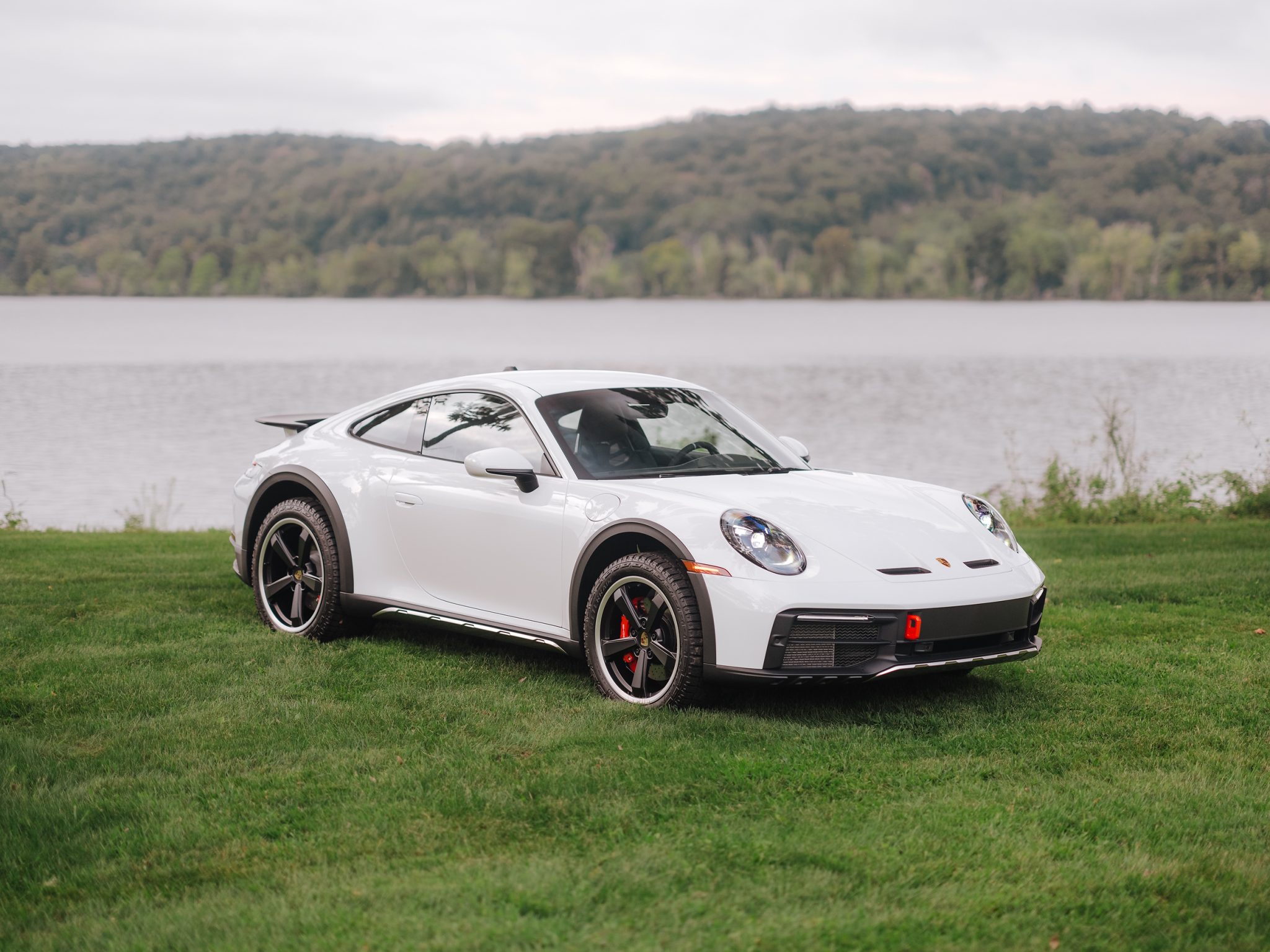 2023 Porsche 992 911 (Non-Turbo/GT2/GT3) zu verkaufen – Weißer Dakar mit PDK