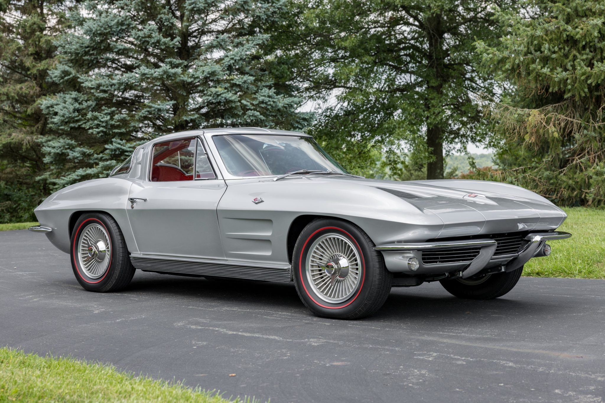 Chevrolet Corvette C2 1963 à vendre – Coupé Split-Window argent à V8 327ci