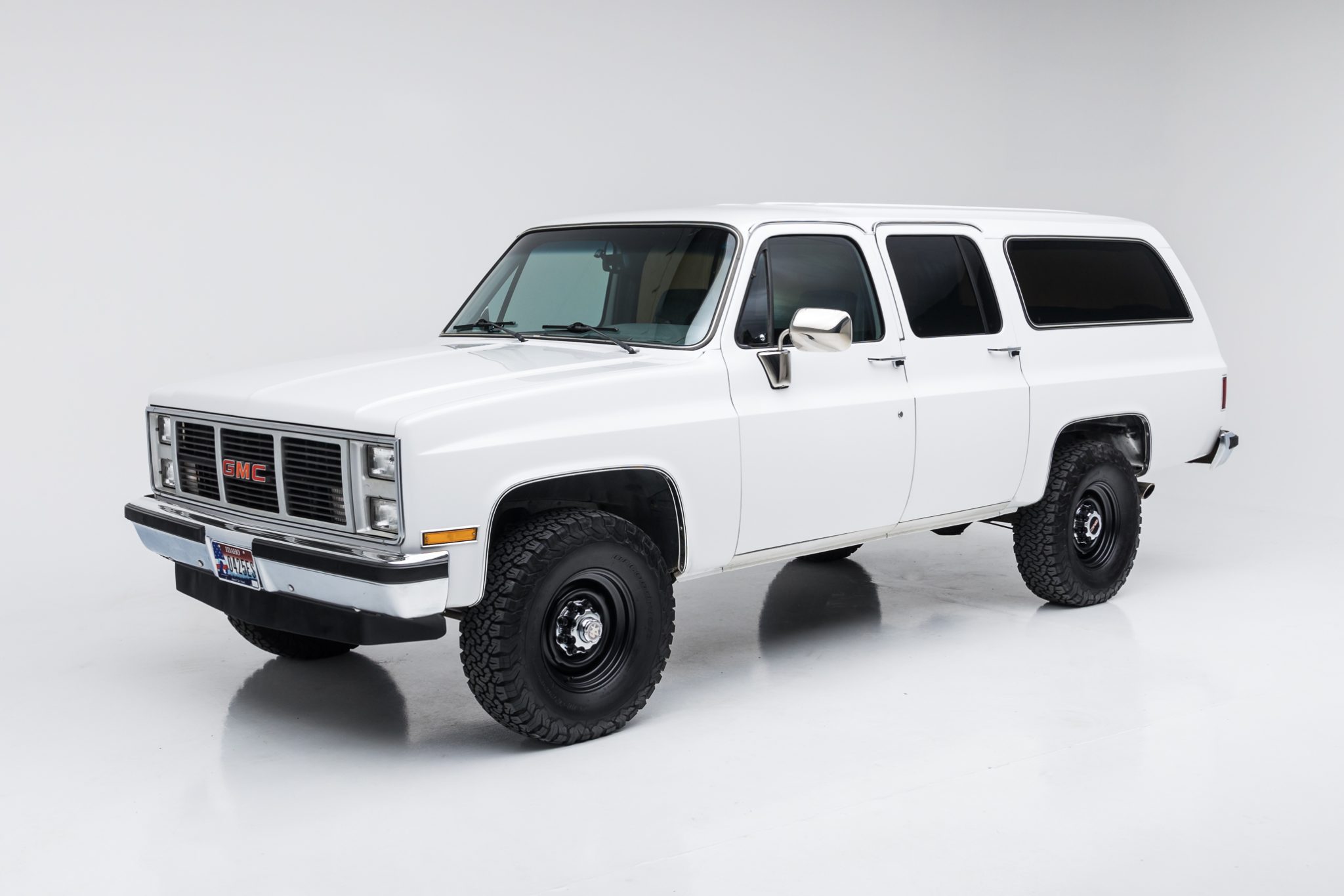1985 GMC Suburban (1973-1991) for Sale – White 5.7L V8 Automatic 4x4