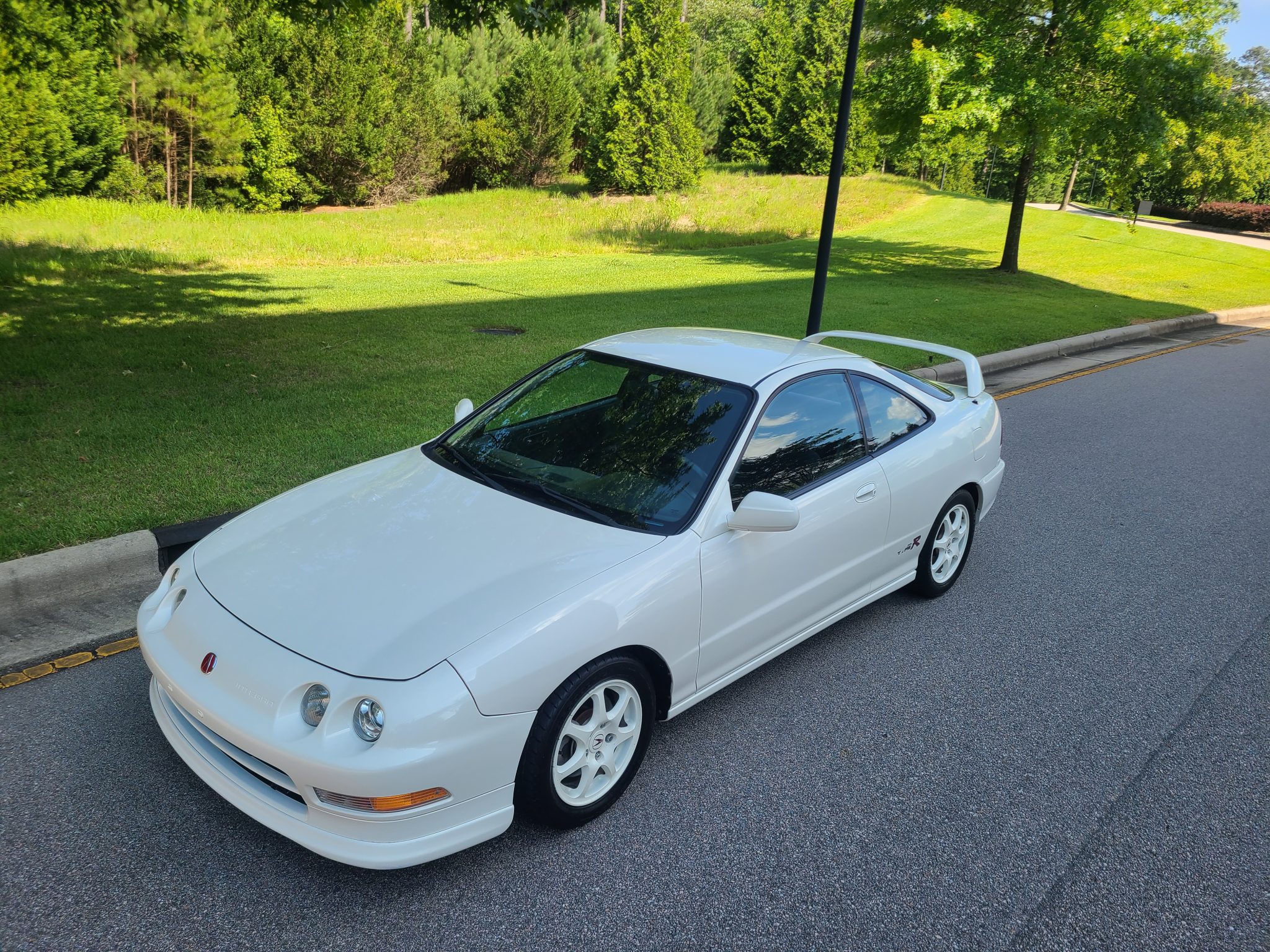1997 Acura Integra Type R for Sale – Championship White Five-Speed Performance Coupe
