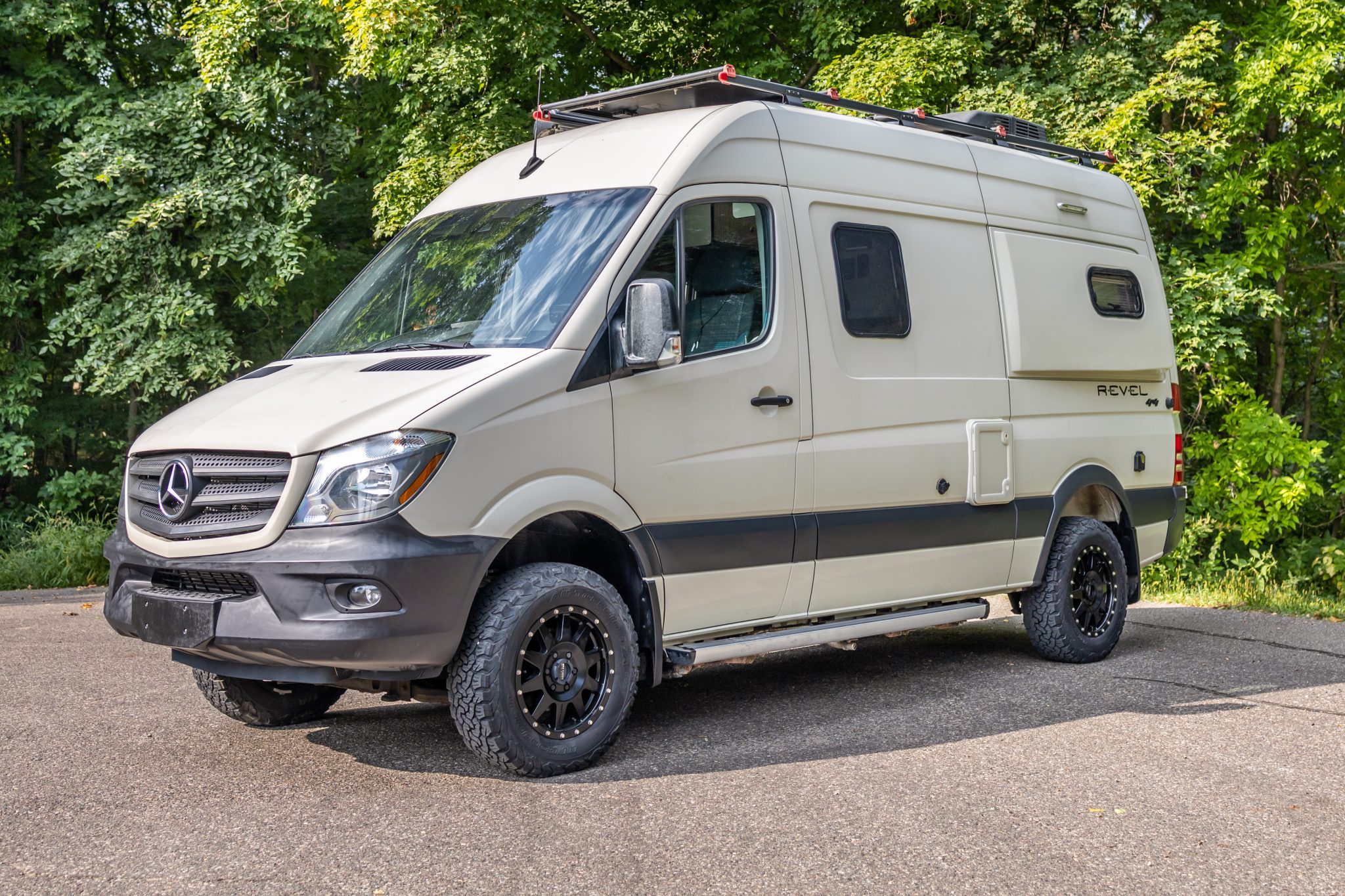 2018 Mercedes-Benz Sprinter zu verkaufen – Pebble-Beige-4x4-Diesel-Camper