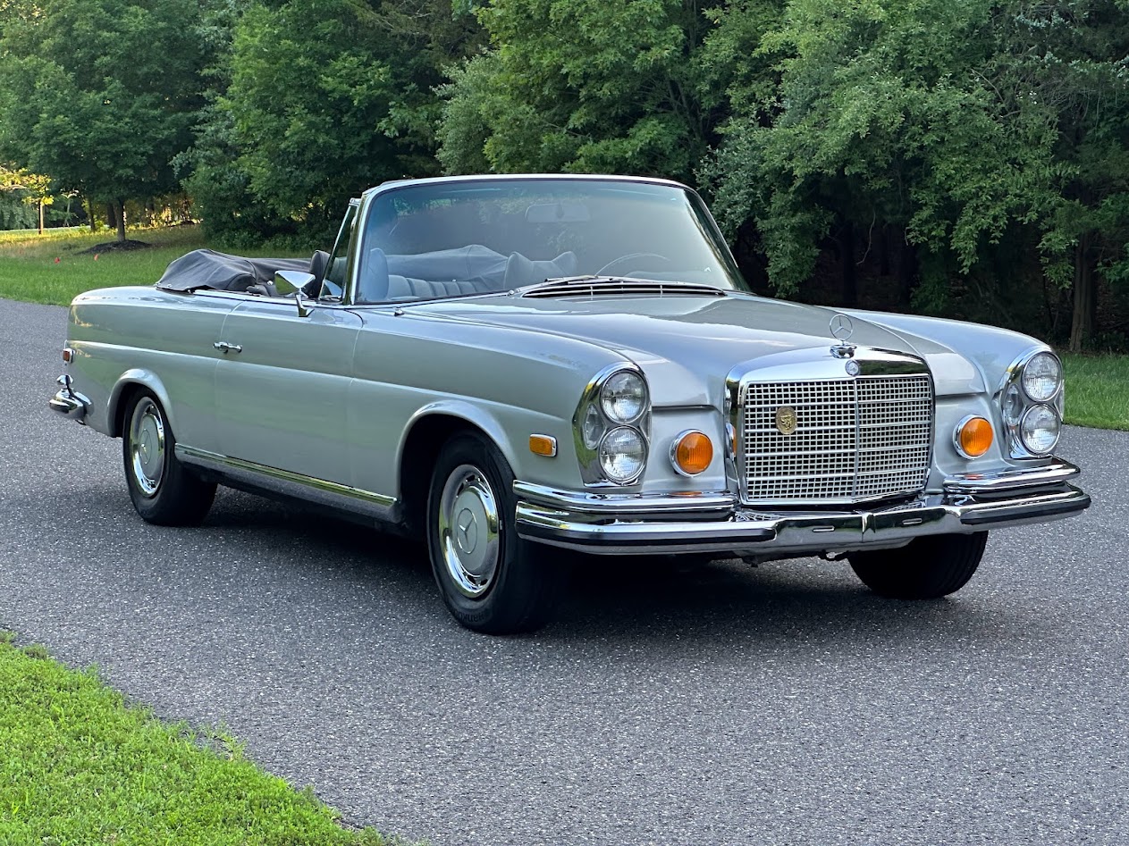 1971 Mercedes-Benz W111 Coupe & Cabriolet for Sale – Silver 3.5L V8 Convertible