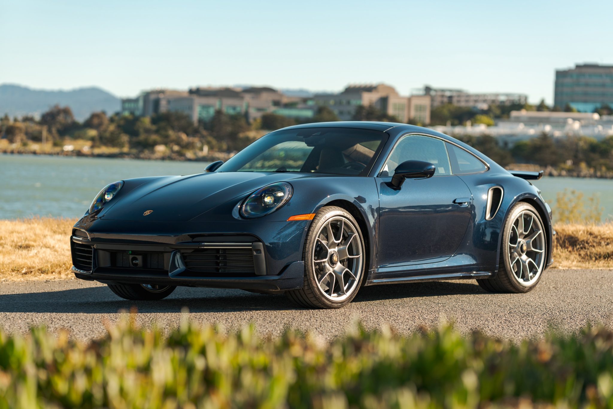 2022 Porsche 992 Turbo zu verkaufen – Night-Blue-Metallic-Allradcoupé mit Biturbo-Boxermotor