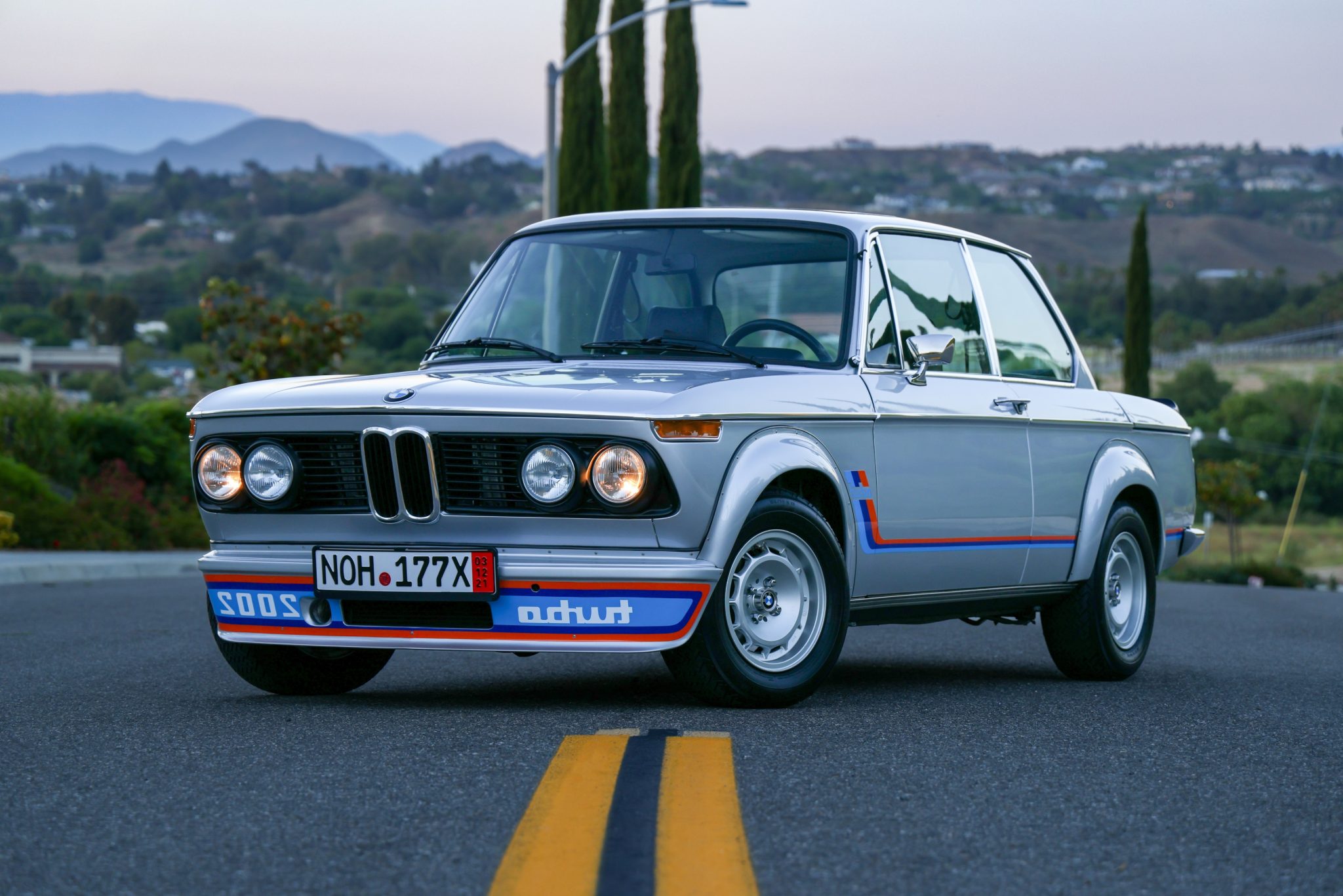 1974 BMW 2002 Turbo zu verkaufen – Silberner Turboklassiker mit Fünfganggetriebe