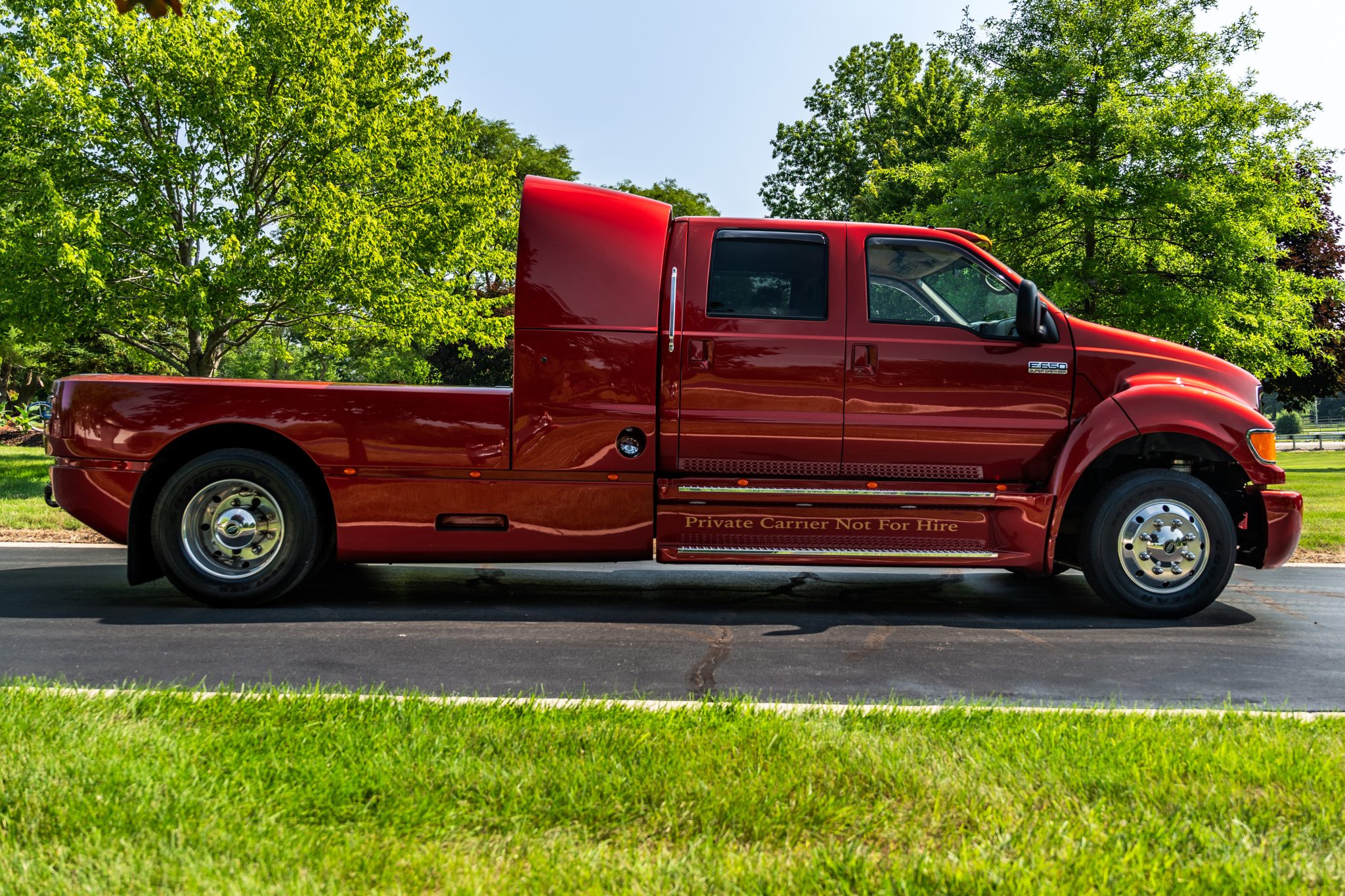 2002 Ford Super Duty 1999-2007 for Sale – Toreador Red F-650 Caterpillar Hauler