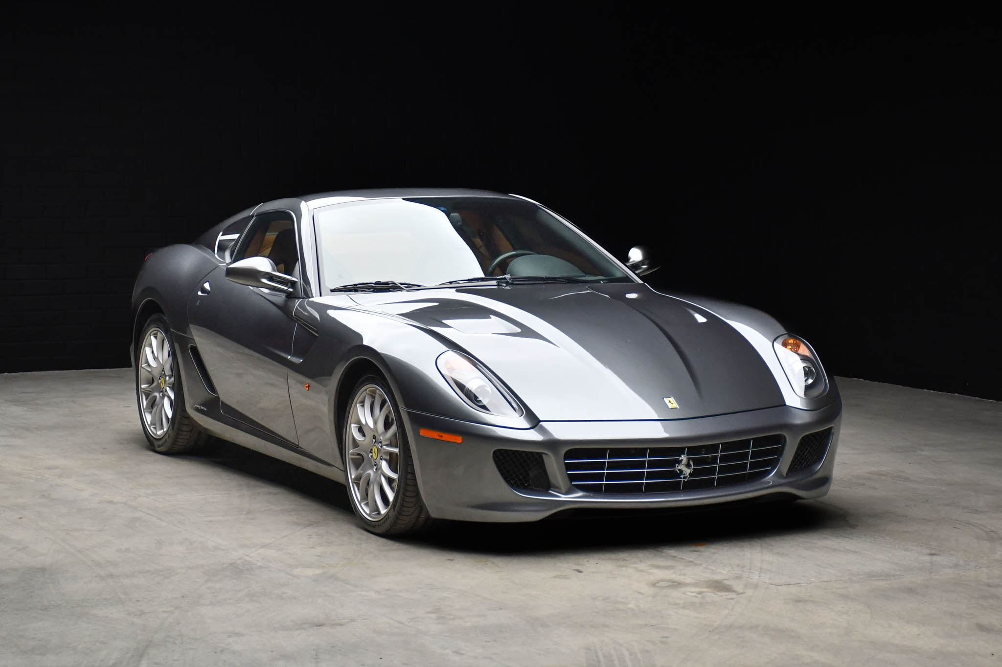 2007 Ferrari 599 GTB & GTO zu verkaufen – Grigio-Silverstone-V12-Coupé mit Schaltkulisse
