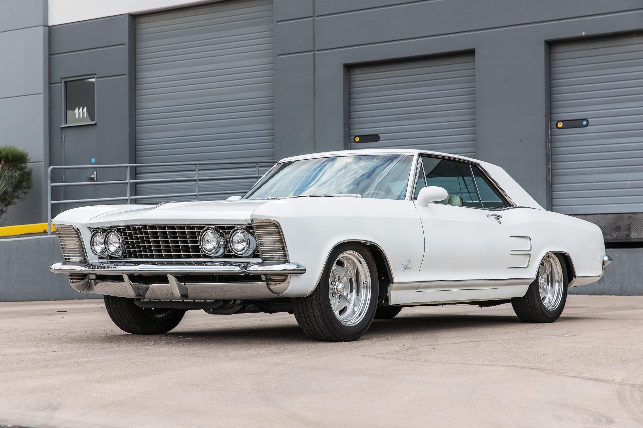 Buick Riviera 1963 à vendre – Coupé blanc à V8 401ci et injection FAST
