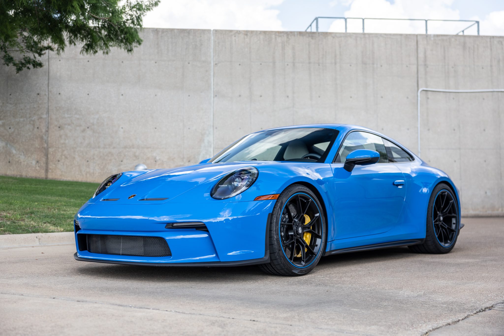 2023 Porsche 992 GT3 zu verkaufen – Voodoo Blue Touring mit Handschaltung