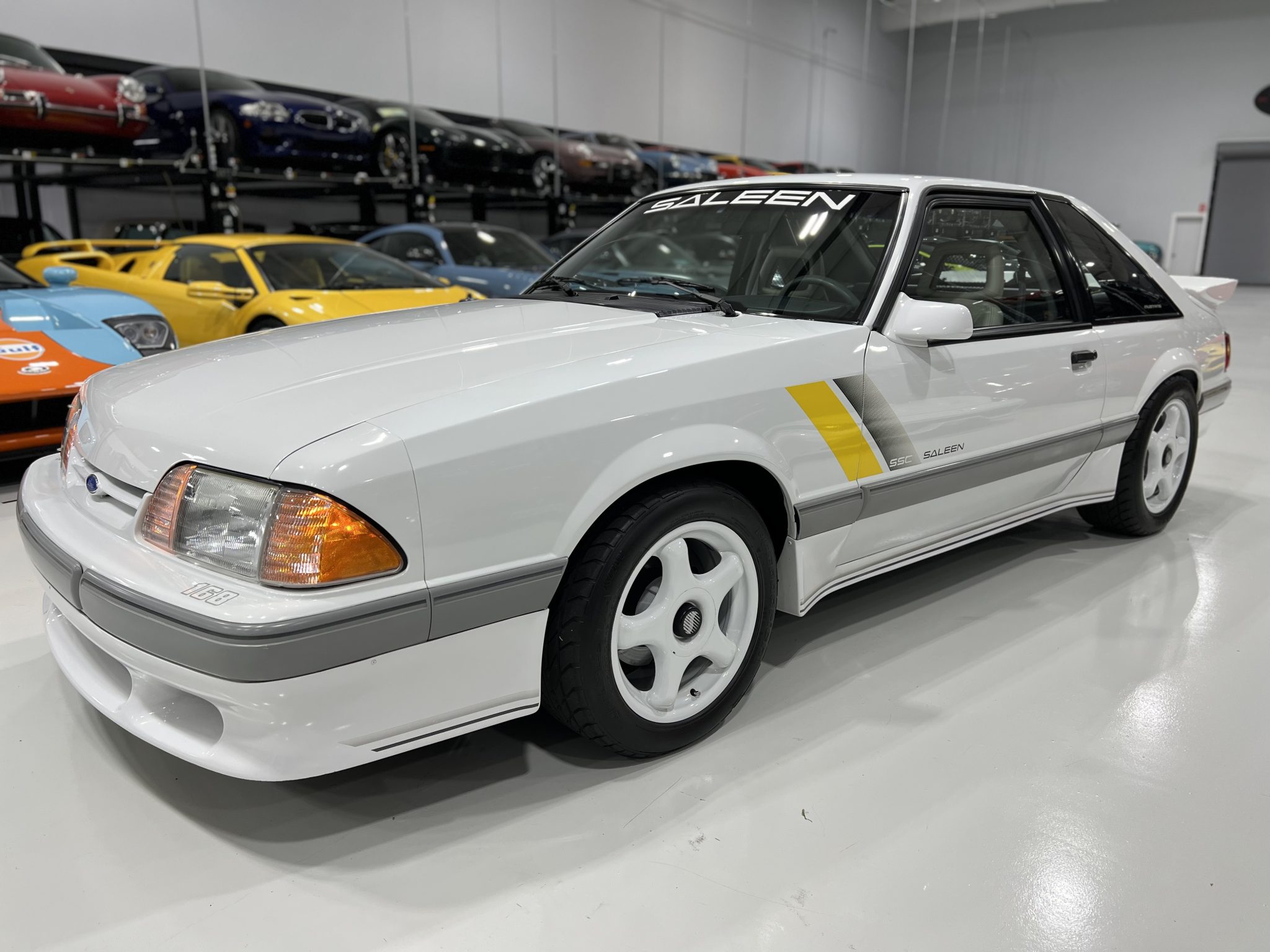 1989 Ford Fox-Body Mustang zu verkaufen – Weißer Saleen SSC mit V8 und Fünfganggetriebe