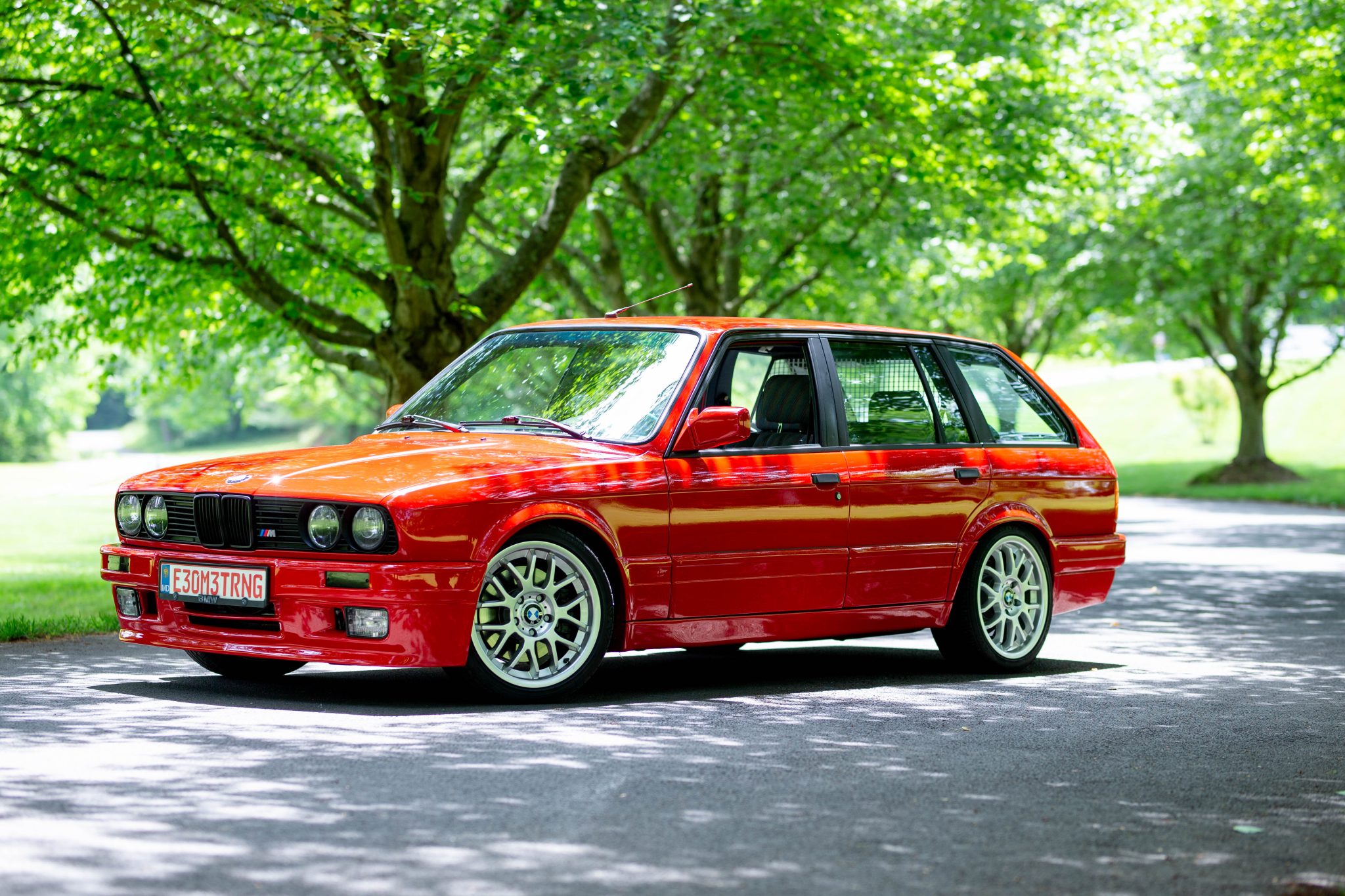 1993 BMW E30 3-Series Touring zu verkaufen – Roter S52-Sportkombi mit Fünfganggetriebe