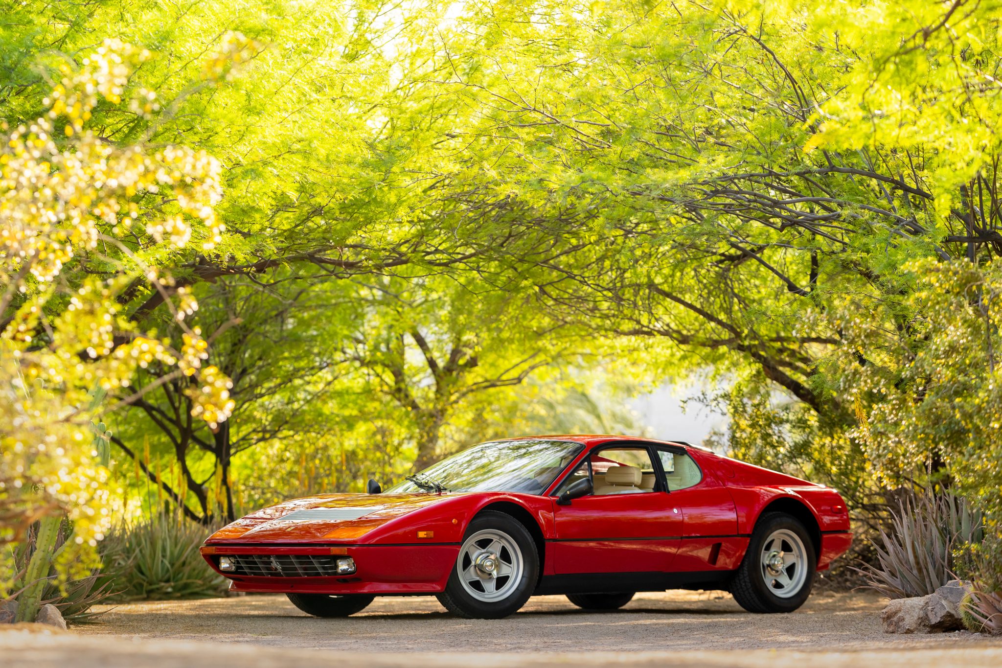 Ferrari Berlinetta Boxer 1984 à vendre – Flat-12 4,9 litres rouge à cinq rapports