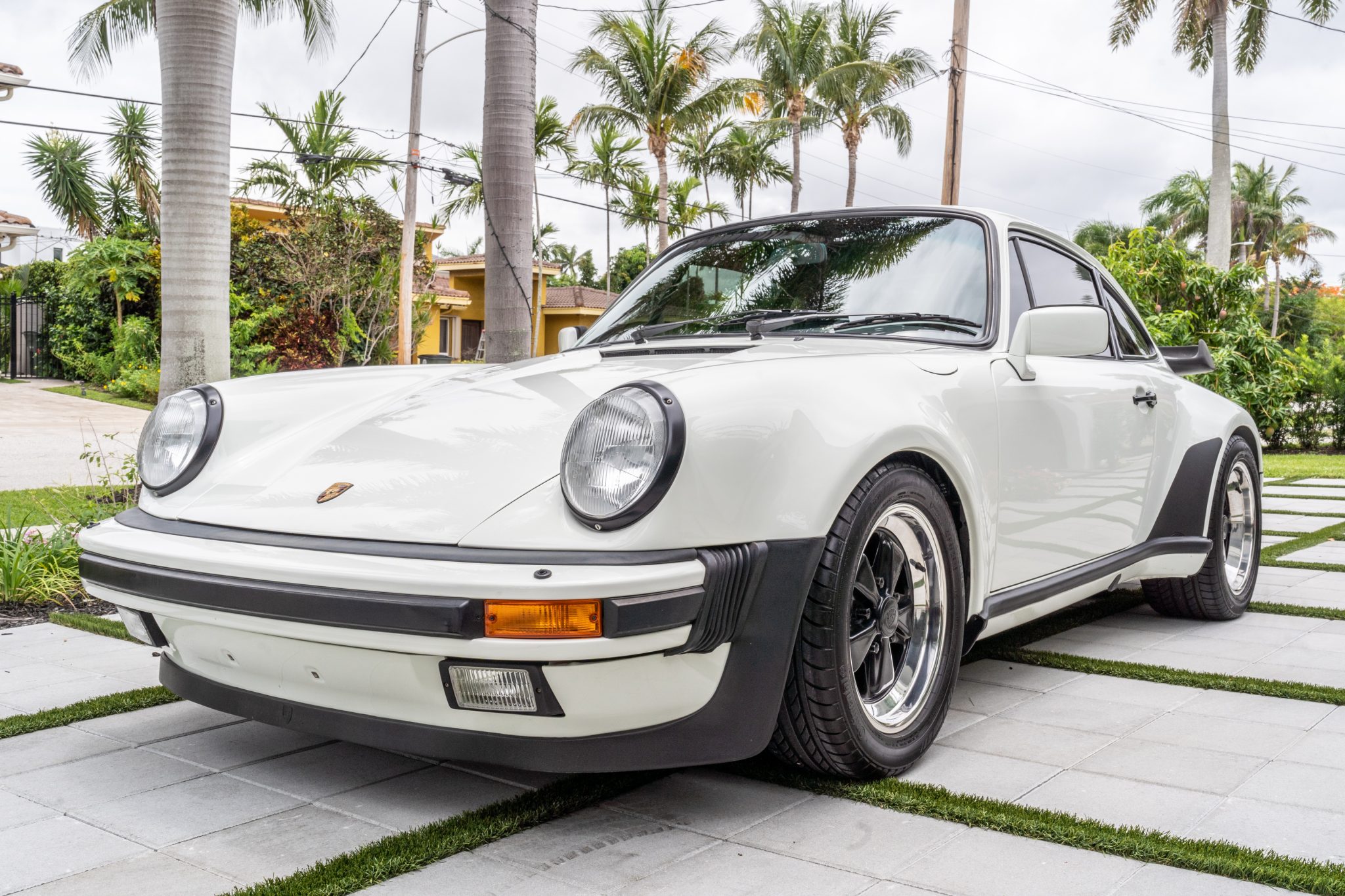1986 Porsche 930 Turbo zu verkaufen – Turbo-Ikone in Grand Prix White