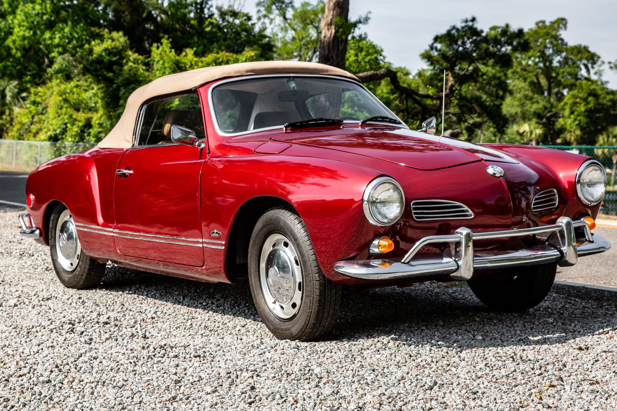 1969 Volkswagen Karmann Ghia à vendre – Cabriolet Metallic Red refroidi par air