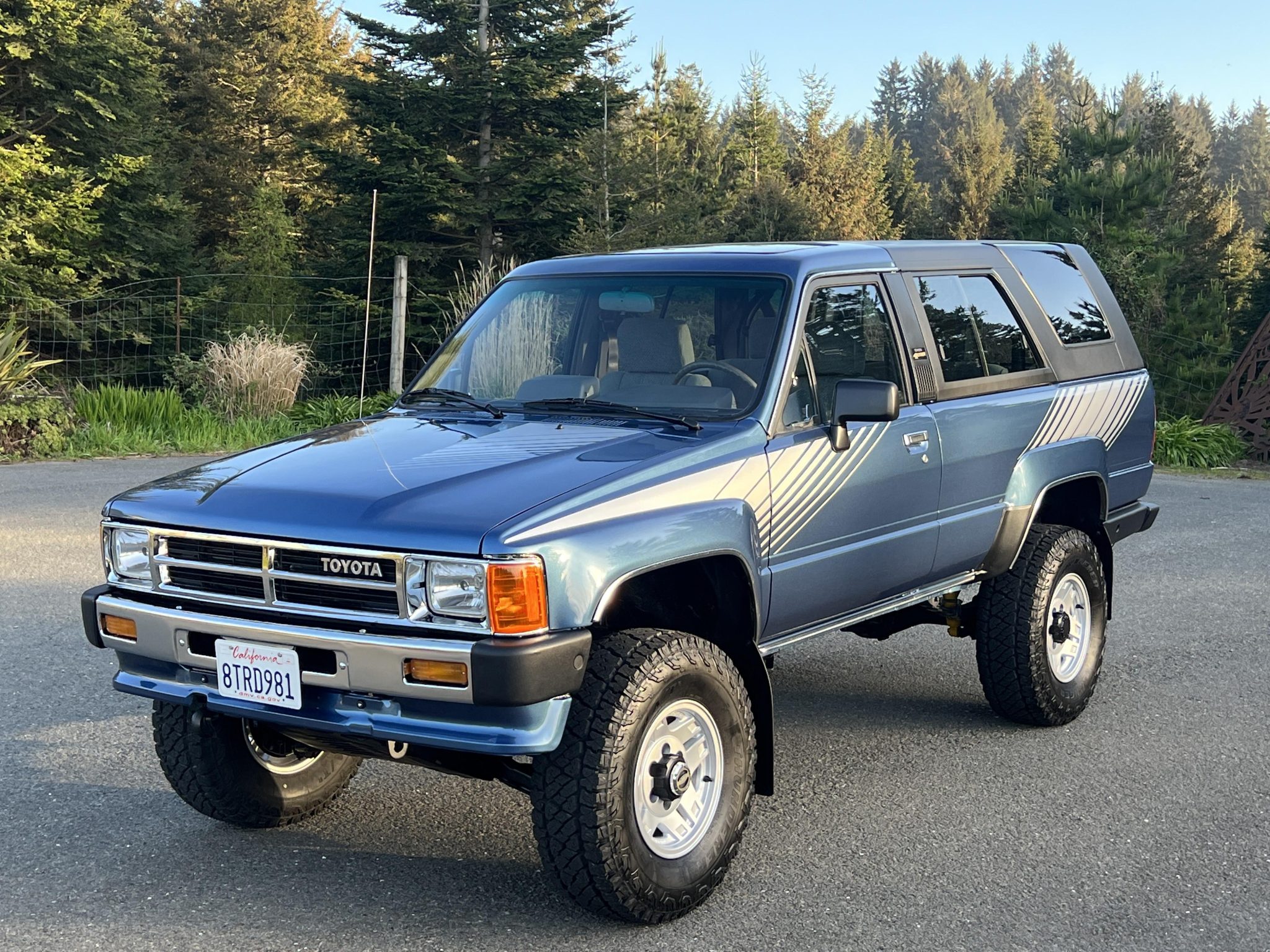 1987 Toyota 4Runner (N60) zu verkaufen – blauer 4x4 mit Handschaltung und abnehmbarem Hardtop