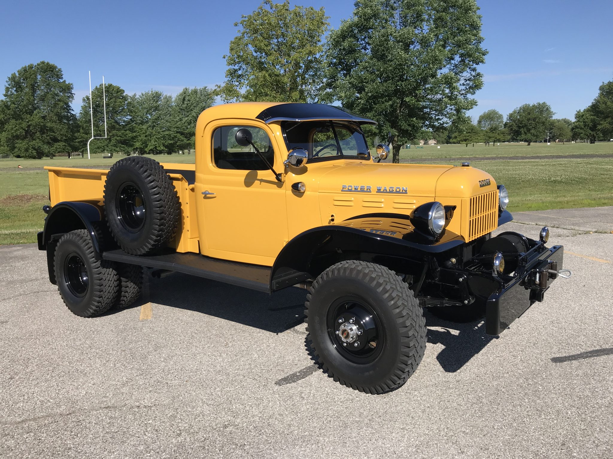 1952 Dodge Power Wagon zu verkaufen – Gelb-Schwarzer Hemi-V8 4x4 mit Handschaltung