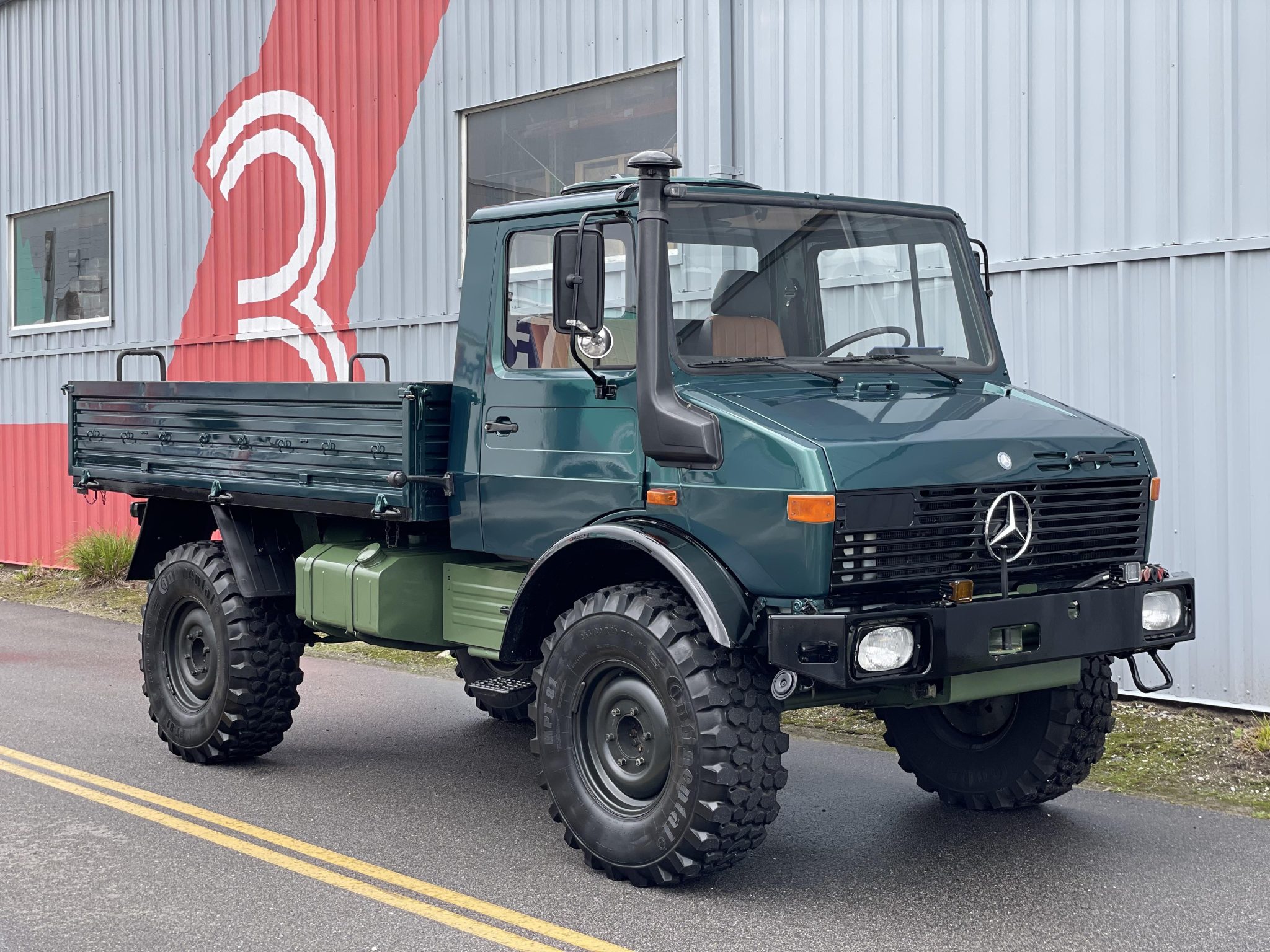 1985 Mercedes-Benz Unimog à vendre – 4x4 turbodiesel Metallic Green à huit rapports