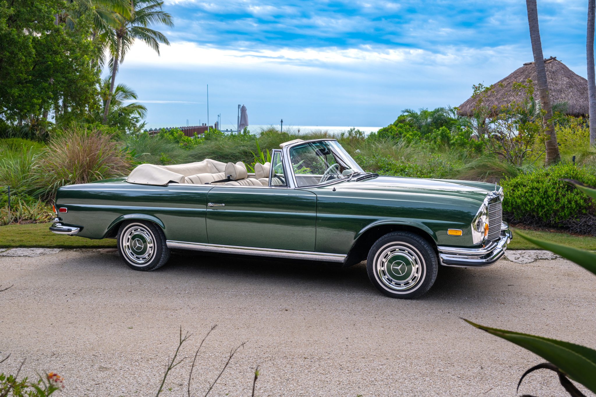 1971 Mercedes-Benz W111 Coupe & Cabriolet for Sale – Metallic Green V8 Cabriolet
