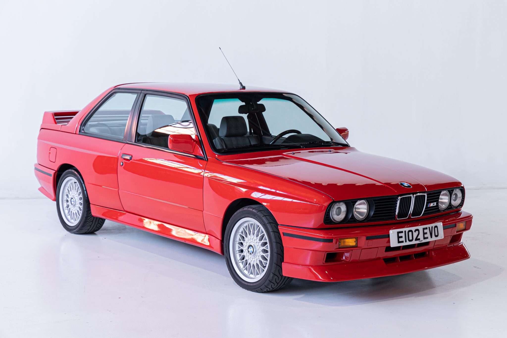 1988 BMW E30 M3 zu verkaufen – Europamodell in Misano Red mit Dogleg-Fünfgang