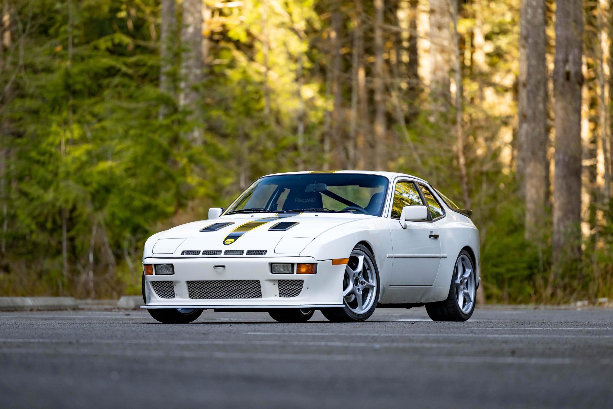 1987 Porsche 944 zu verkaufen – Alpine White LS3-V8 Restomod mit Fünfgang