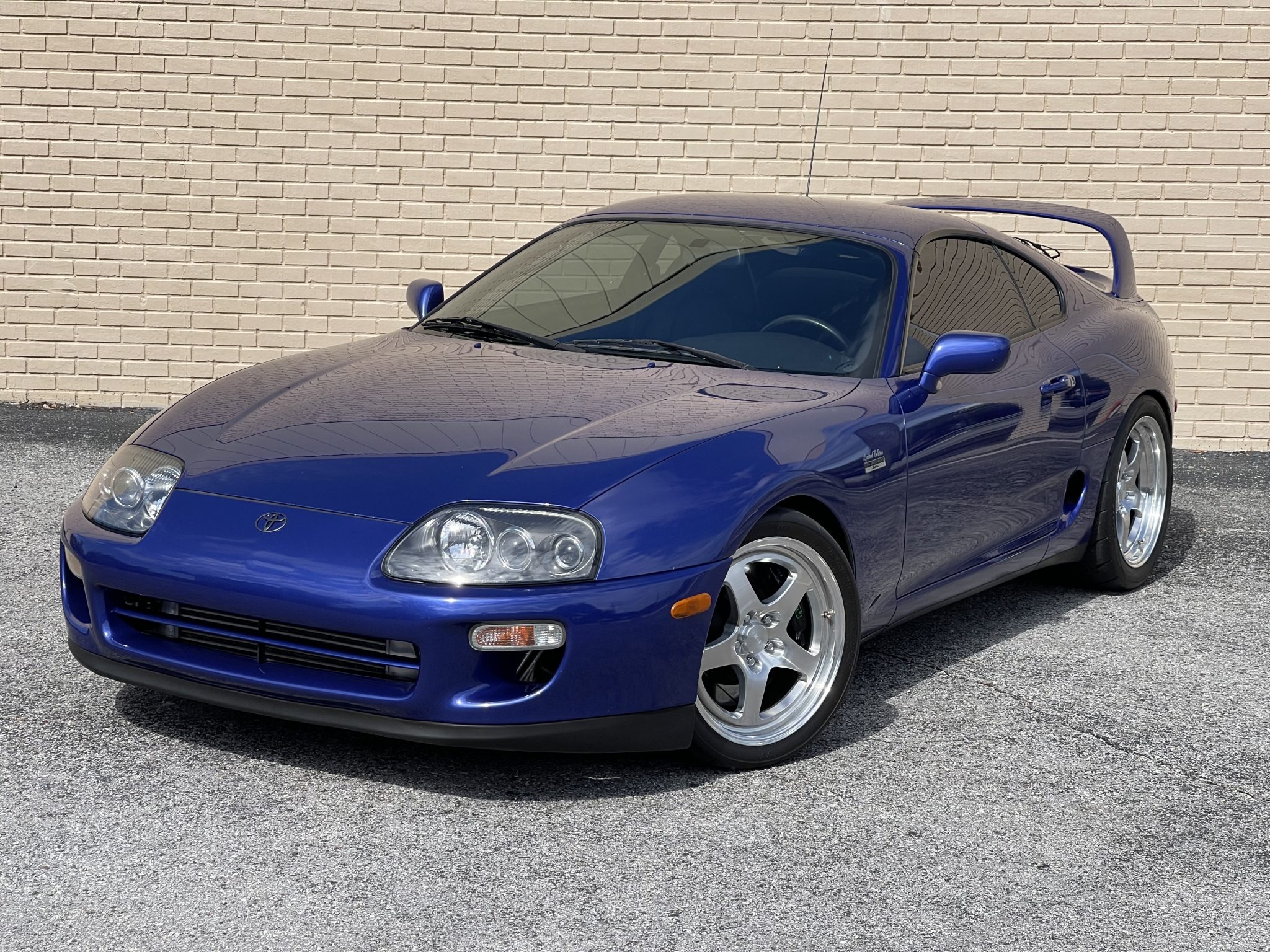 1997 Toyota Supra A80 (1993-2002) à vendre – Royal Sapphire Blue single turbo à six rapports