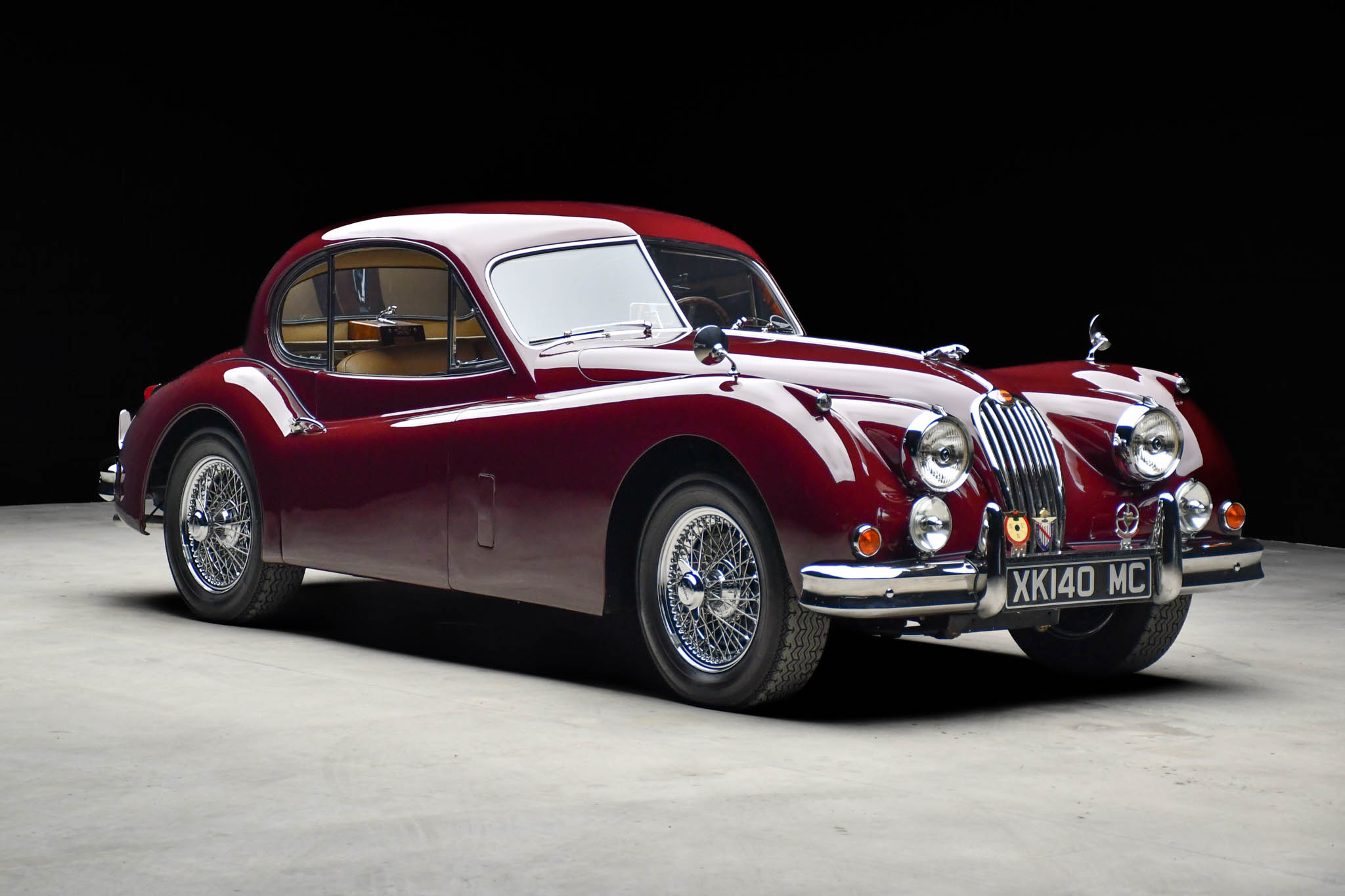 1955 Jaguar XK140 à vendre – Roadster Imperial Maroon avec overdrive